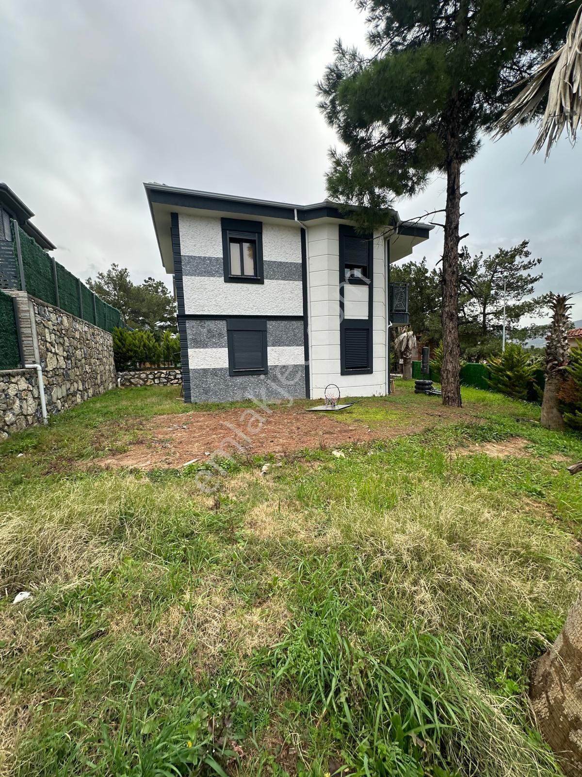 Kuşadası Soğucak'ta Doğayla İç İçe Müstakil Havuzlu Villa