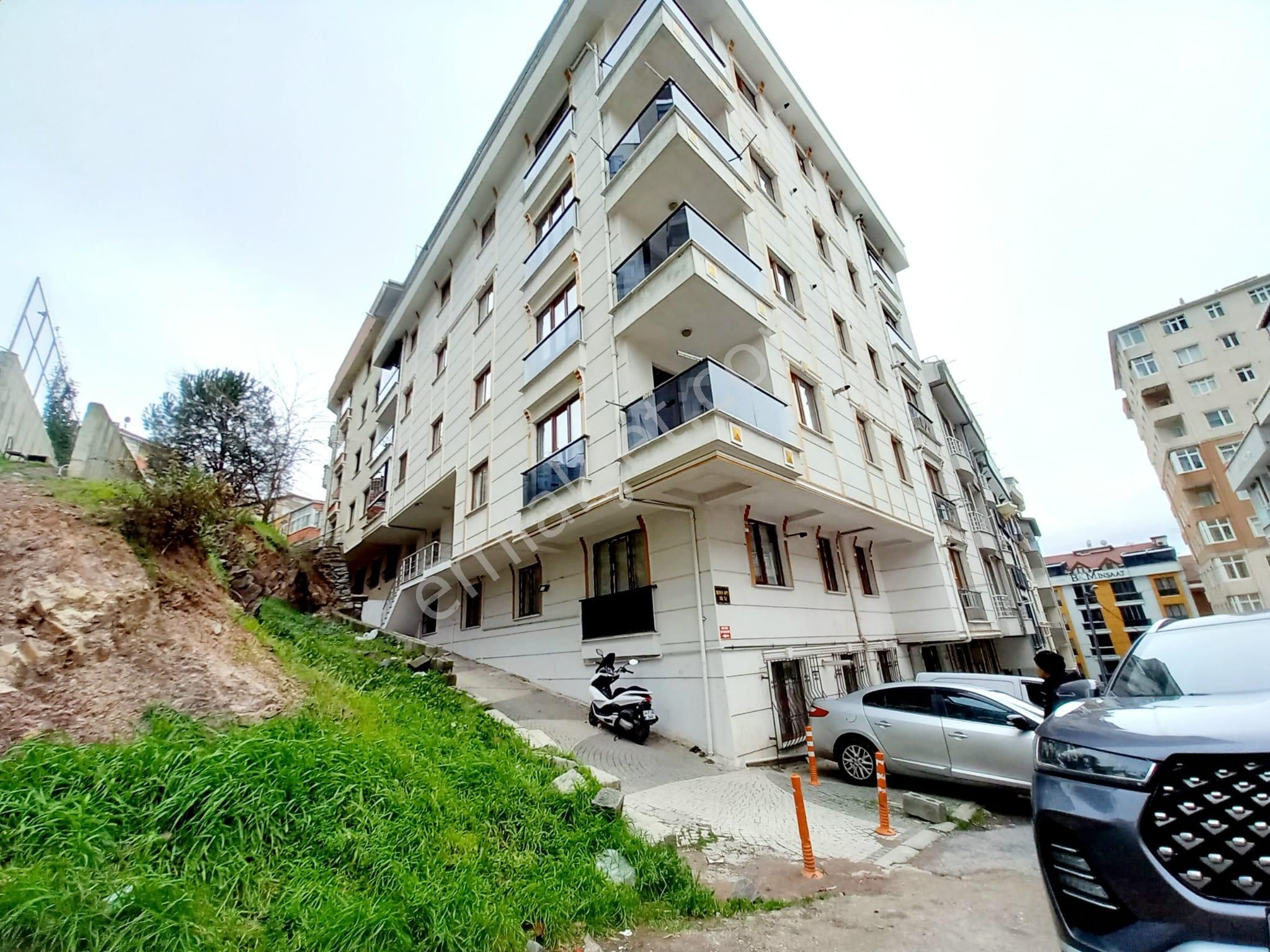 Arakat Formunda-ayr Mutfaklı-karanlık Odasız 2+1