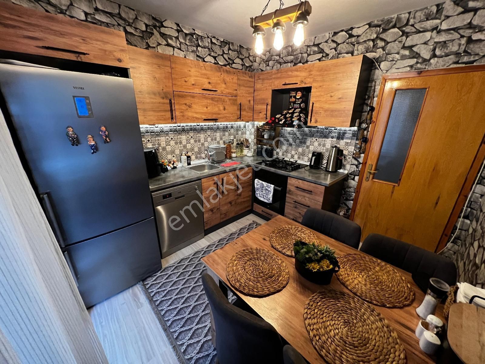 ꧁ay Emlaktan꧂akçay Merkezde Denize 300 Mt Ön Cephe Arakat İçi Komple Yapılı Satılık 2+1 Lüks Daire