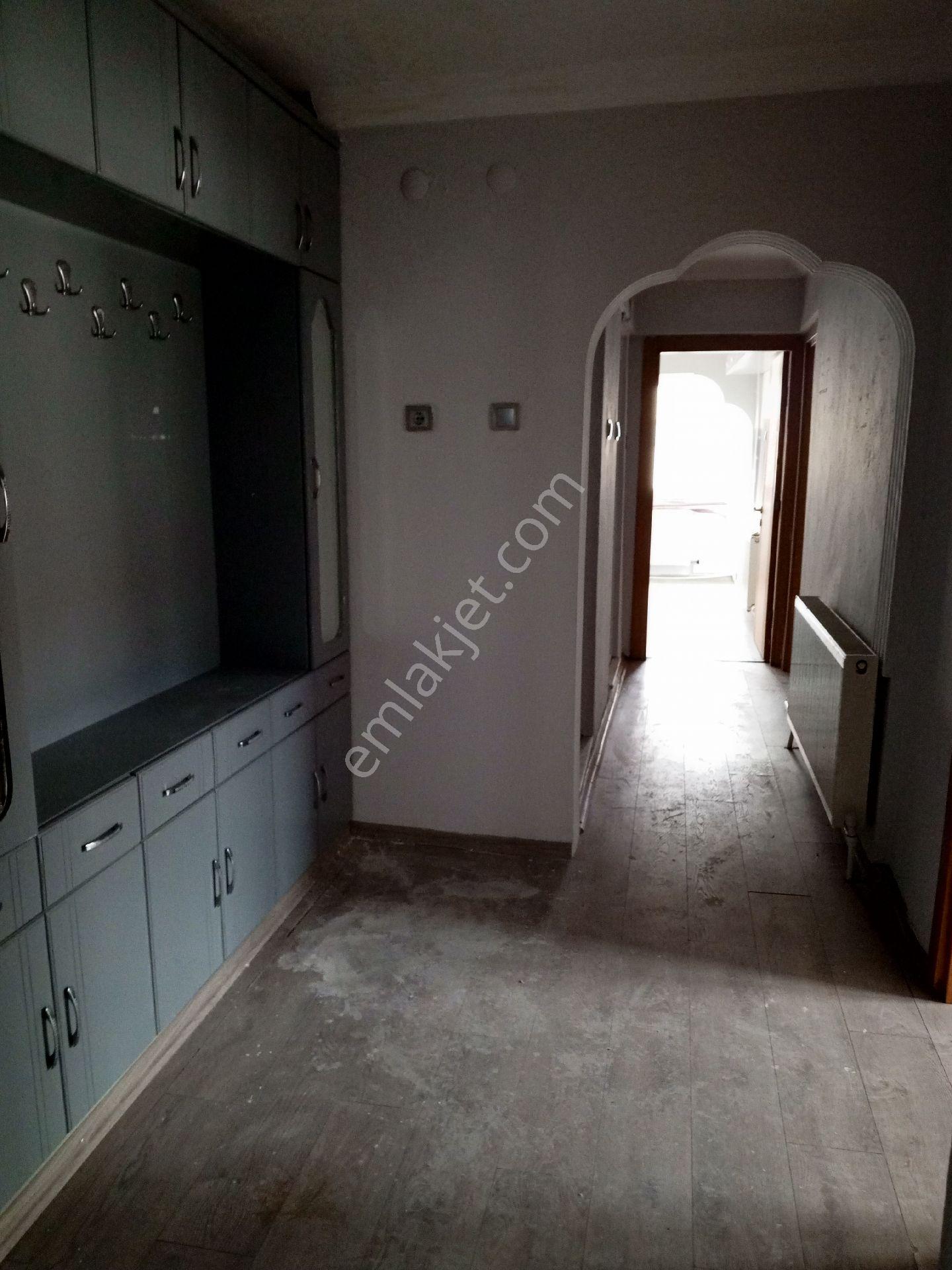Yeliz'den Soma Nakliyeciler Okulu Yanında Kiralık 3+1 Daire - Görsel 2