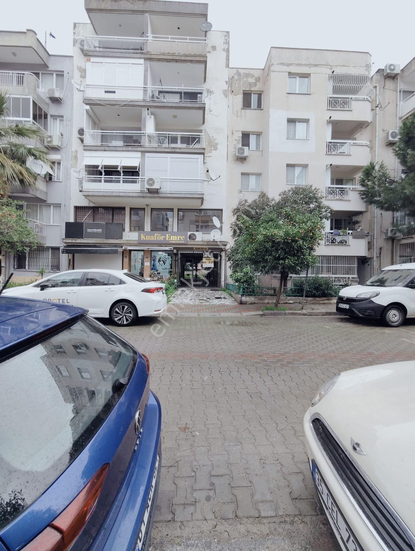 Bostanlı Merkezde Ara Kat Full Tadilatlı 3+1 Satılık Daire - Görsel 17