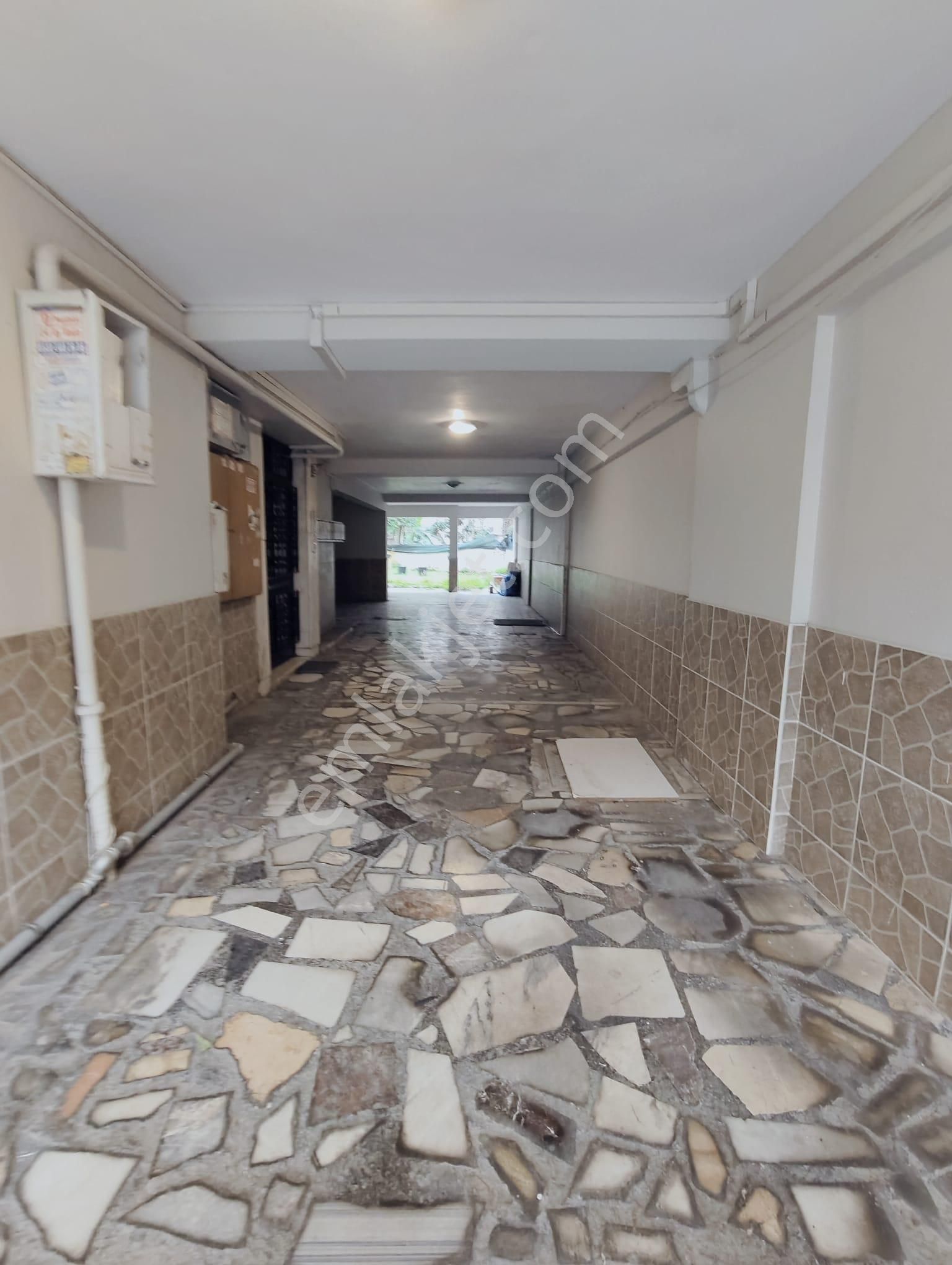 Bostanlı Merkezde Ara Kat Full Tadilatlı 3+1 Satılık Daire - Görsel 30