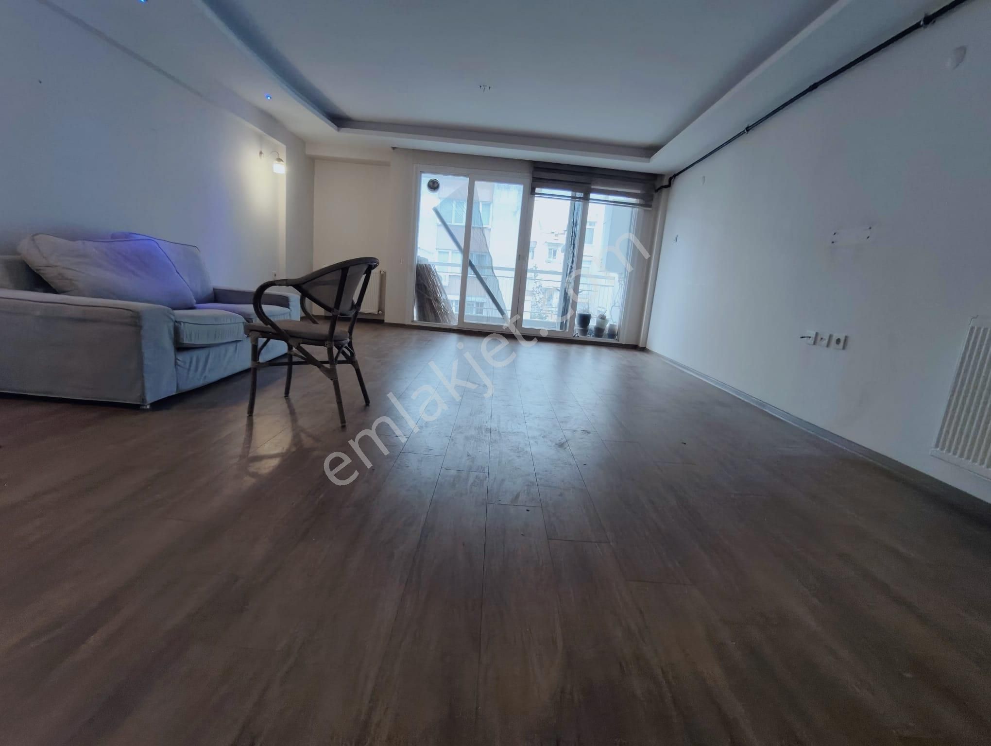 Bostanlı Merkezde Ara Kat Full Tadilatlı 3+1 Satılık Daire - Görsel 33