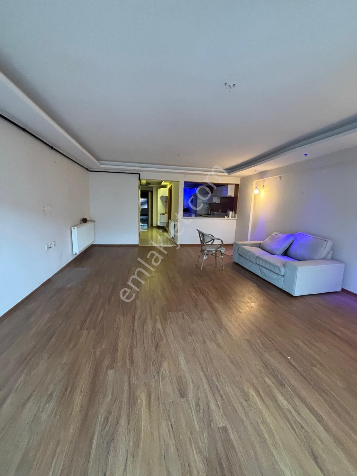 Bostanlı Merkezde Ara Kat Full Tadilatlı 3+1 Satılık Daire - Görsel 13