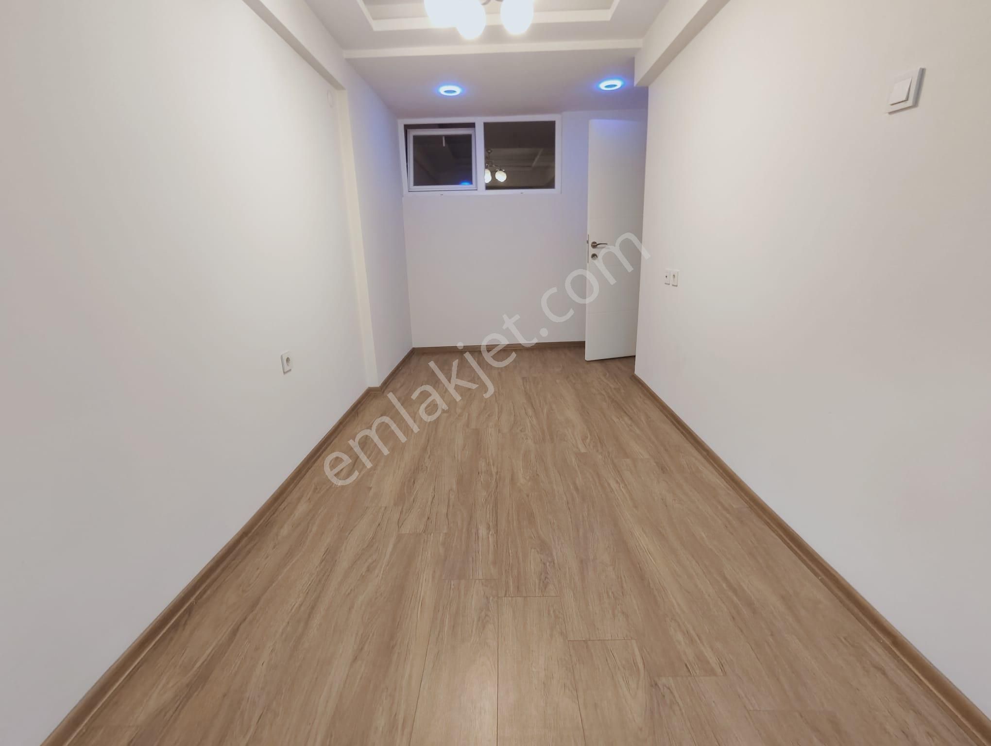 Bostanlı Merkezde Ara Kat Full Tadilatlı 3+1 Satılık Daire - Görsel 26
