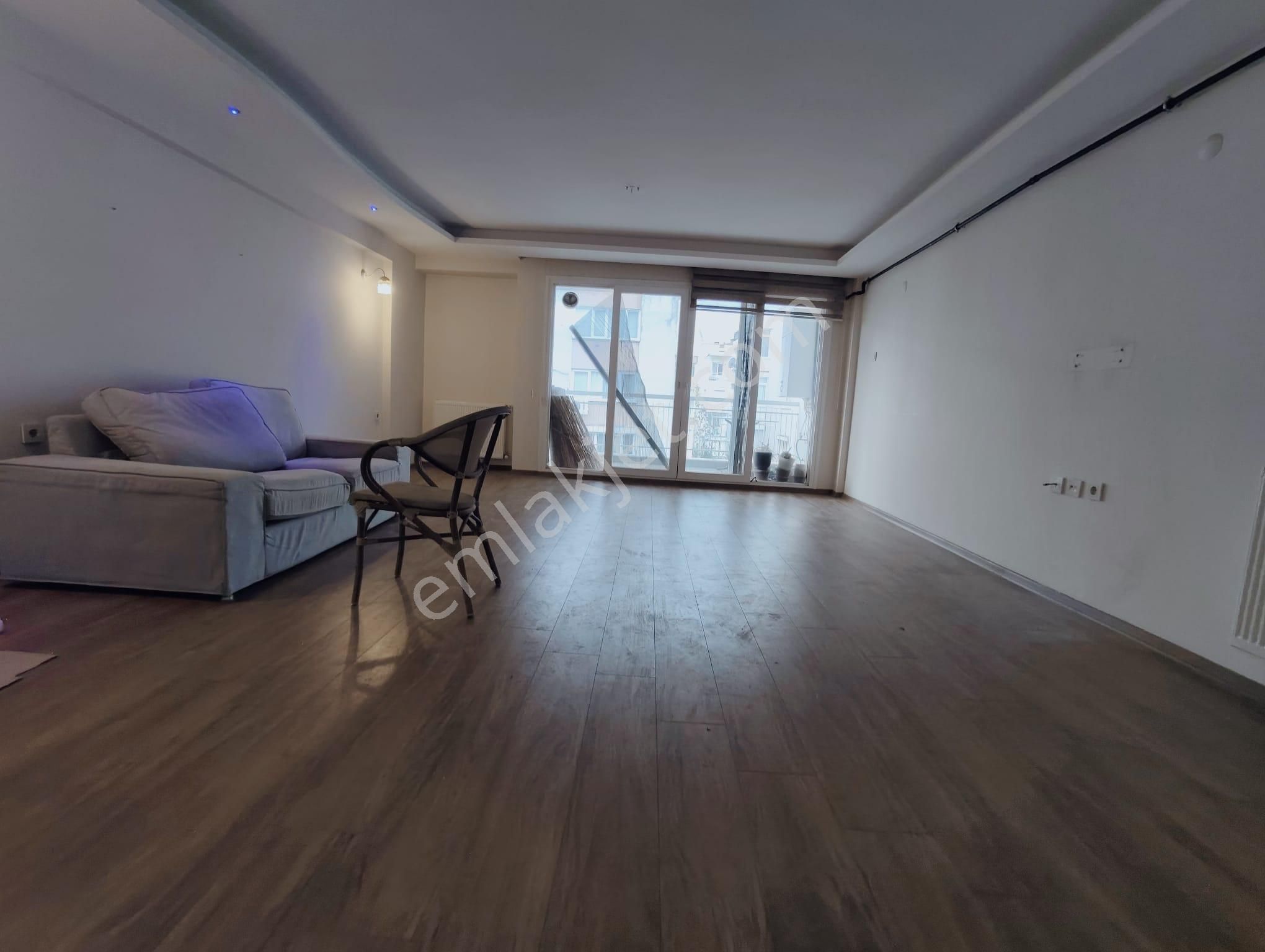 Bostanlı Merkezde Ara Kat Full Tadilatlı 3+1 Satılık Daire - Görsel 24