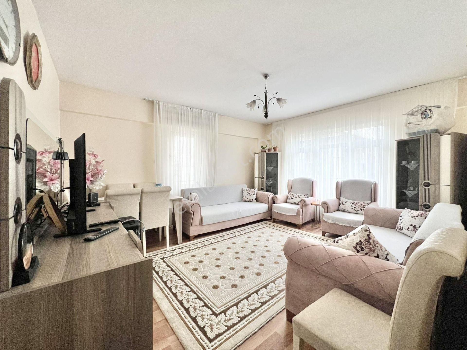 Kalecik Emlak'tan Ofisinden 5'yol Merkezde Yüksek Giriş 110m² 3+1