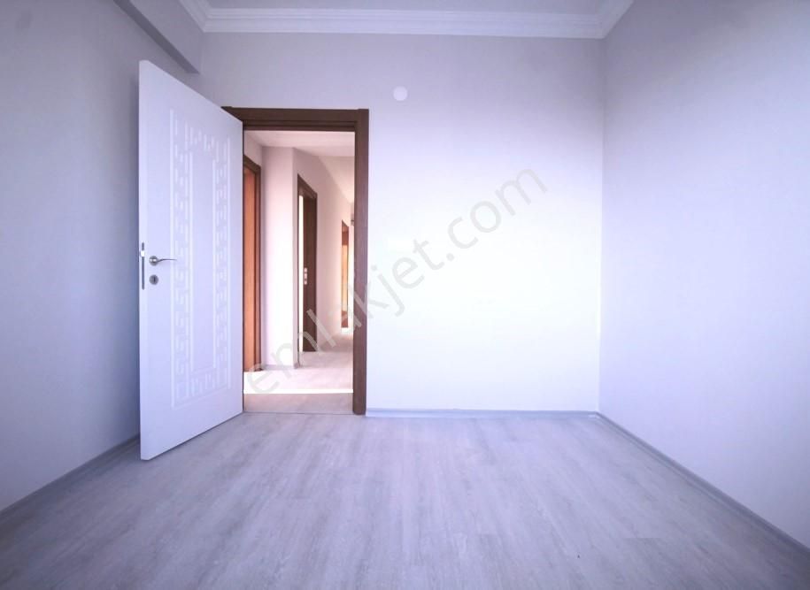 Çobançeşme Abdullah Öğücü Okulu Yakınında 135m2 3+1 İskanl Daire - Görsel 13