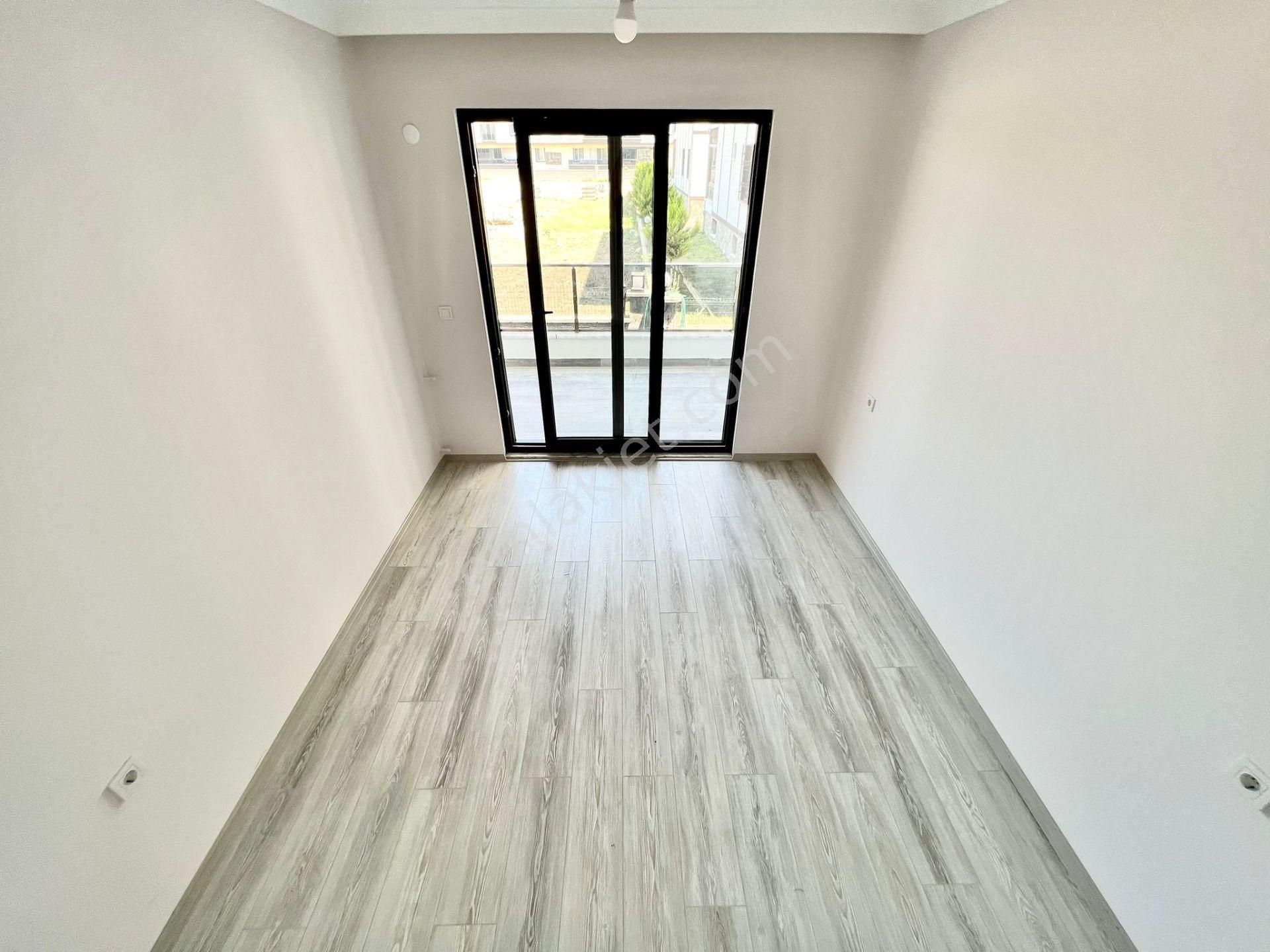 ꧁ay Emlaktan꧂akçay'da Kapalı Otoparklı Çift Asansörlü Denize Yakın Satılık 1+1 Lüx Daire - Görsel 14