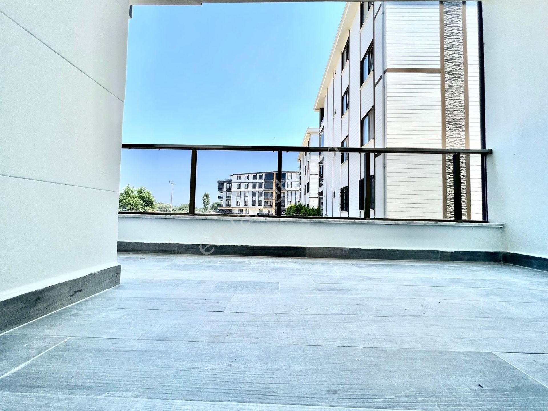 ꧁ay Emlaktan꧂akçay'da Kapalı Otoparklı Çift Asansörlü Denize Yakın Satılık 1+1 Lüx Daire - Görsel 23