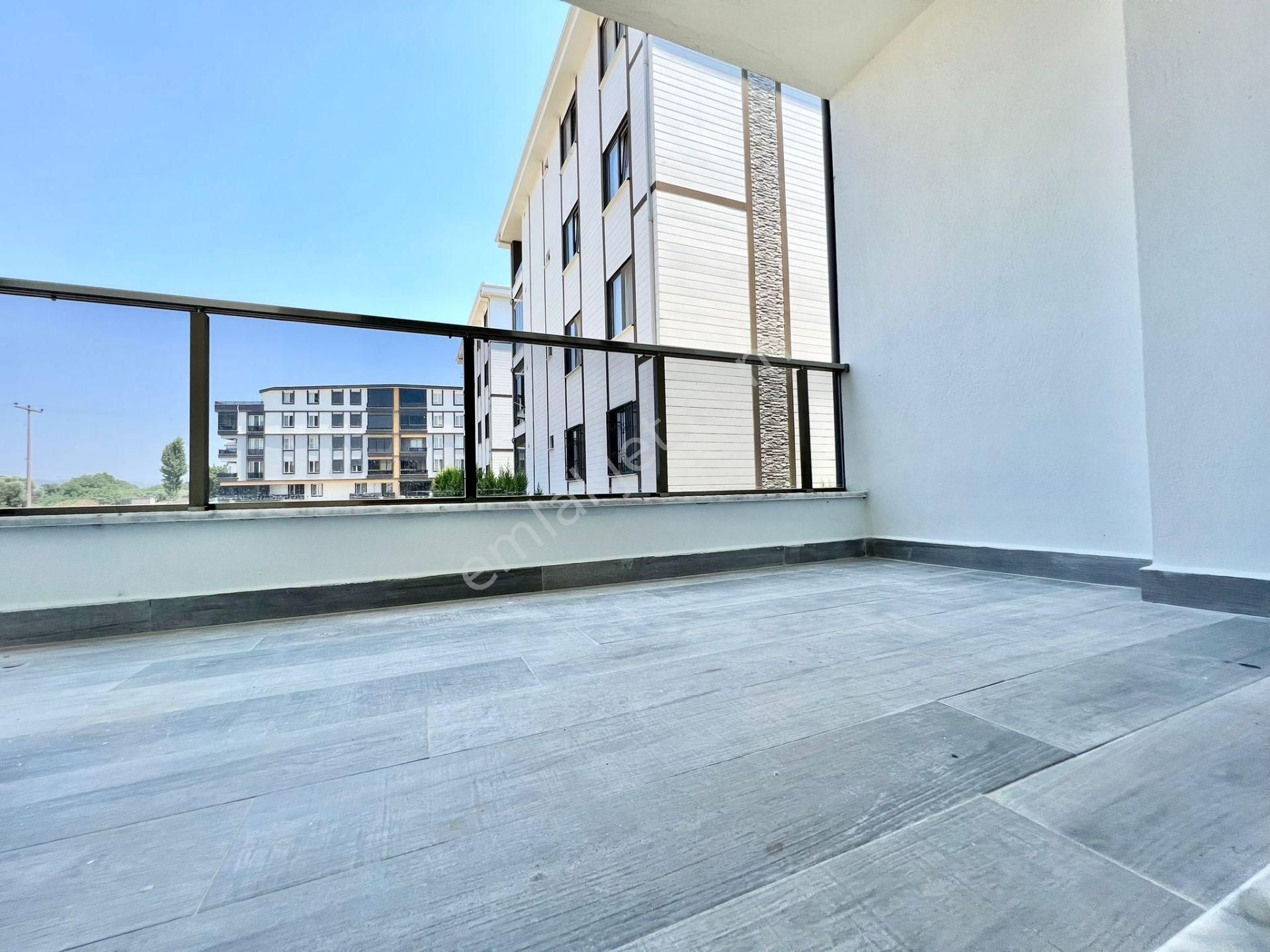 ꧁ay Emlaktan꧂akçay'da Kapalı Otoparklı Çift Asansörlü Denize Yakın Satılık 1+1 Lüx Daire - Görsel 20
