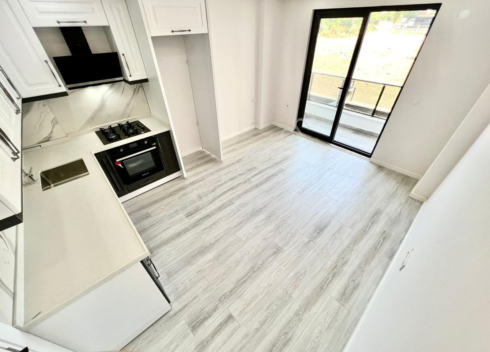 ꧁ay Emlaktan꧂akçay'da Kapalı Otoparklı Çift Asansörlü Denize Yakın Satılık 1+1 Lüx Daire - Görsel 7