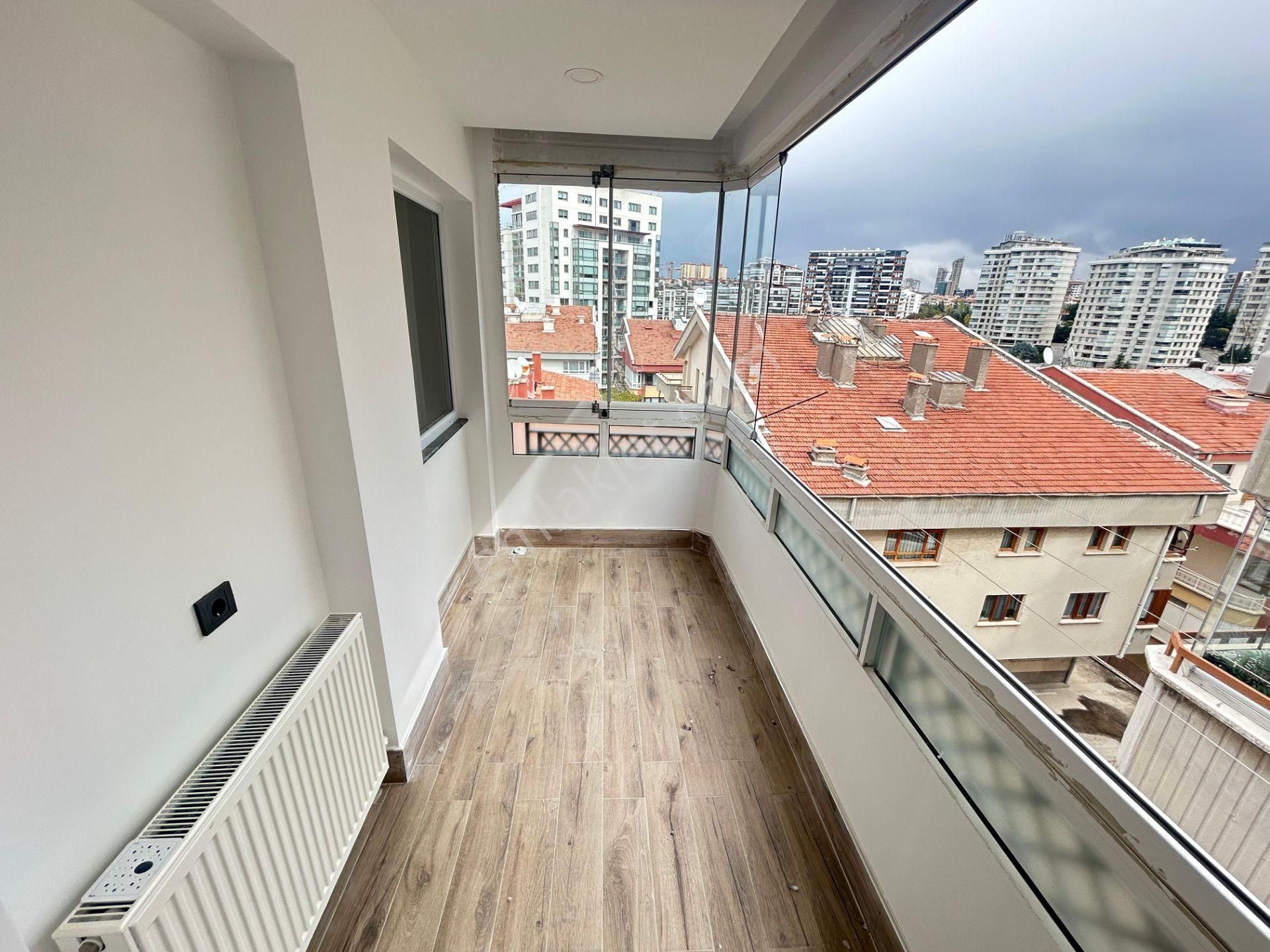 Taner'den Sinan Cad'de Yıldız Köprü Dibinde 4+1 Süper Lüks Kapalı Dubleks - Görsel 9