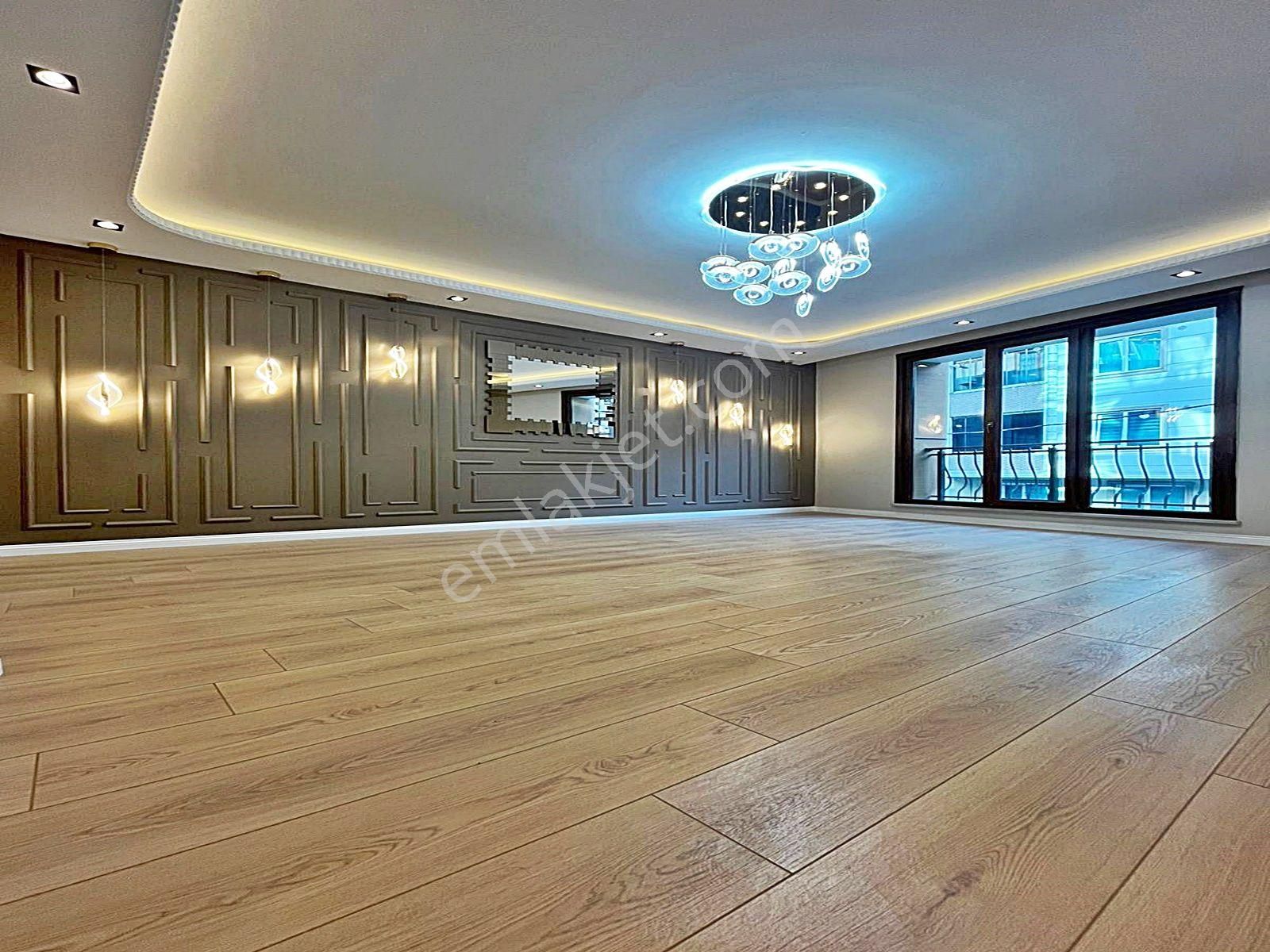 ! Meydana 5 Dakika !yeni Binada Sıfır 3+1 Geniş Daire Alıcısını Bekliyor !!!