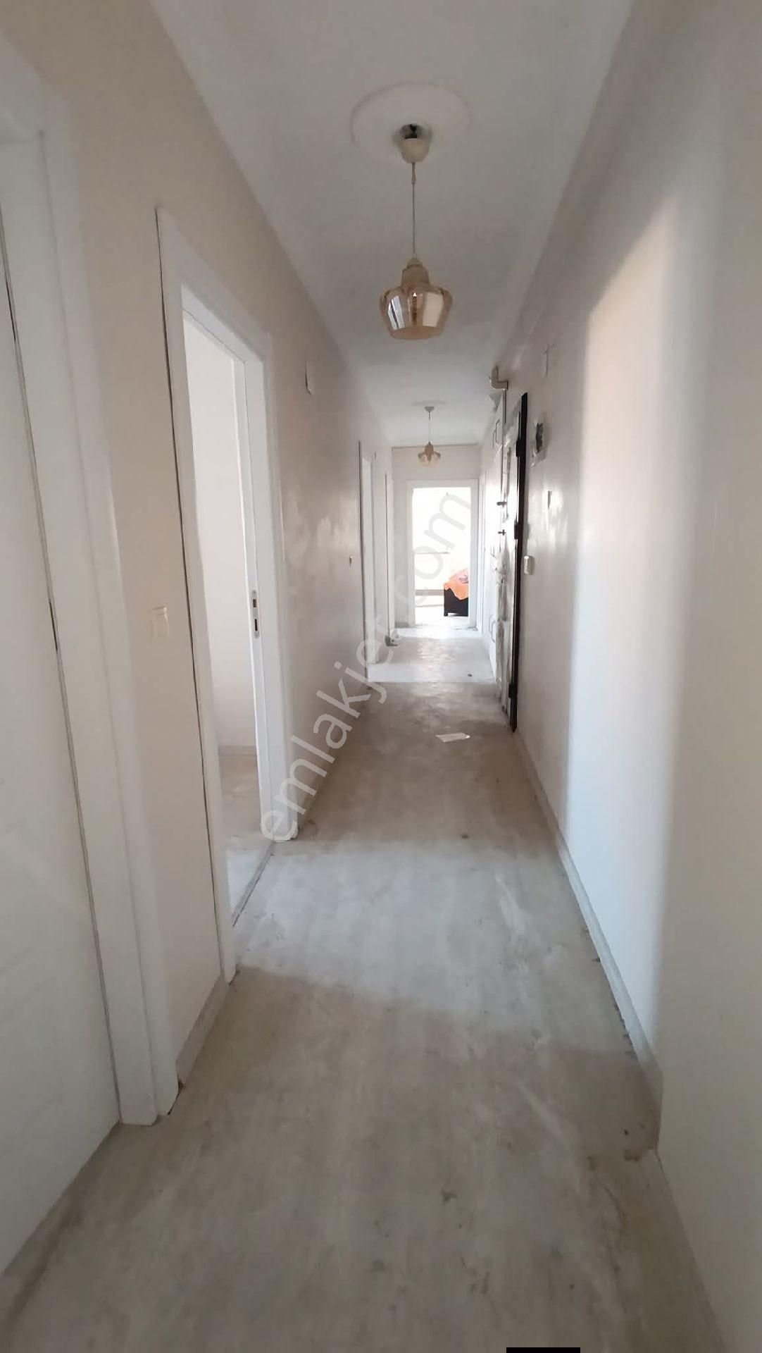 Arsin Bölgesinde Cadde Uzeri - Görsel 6