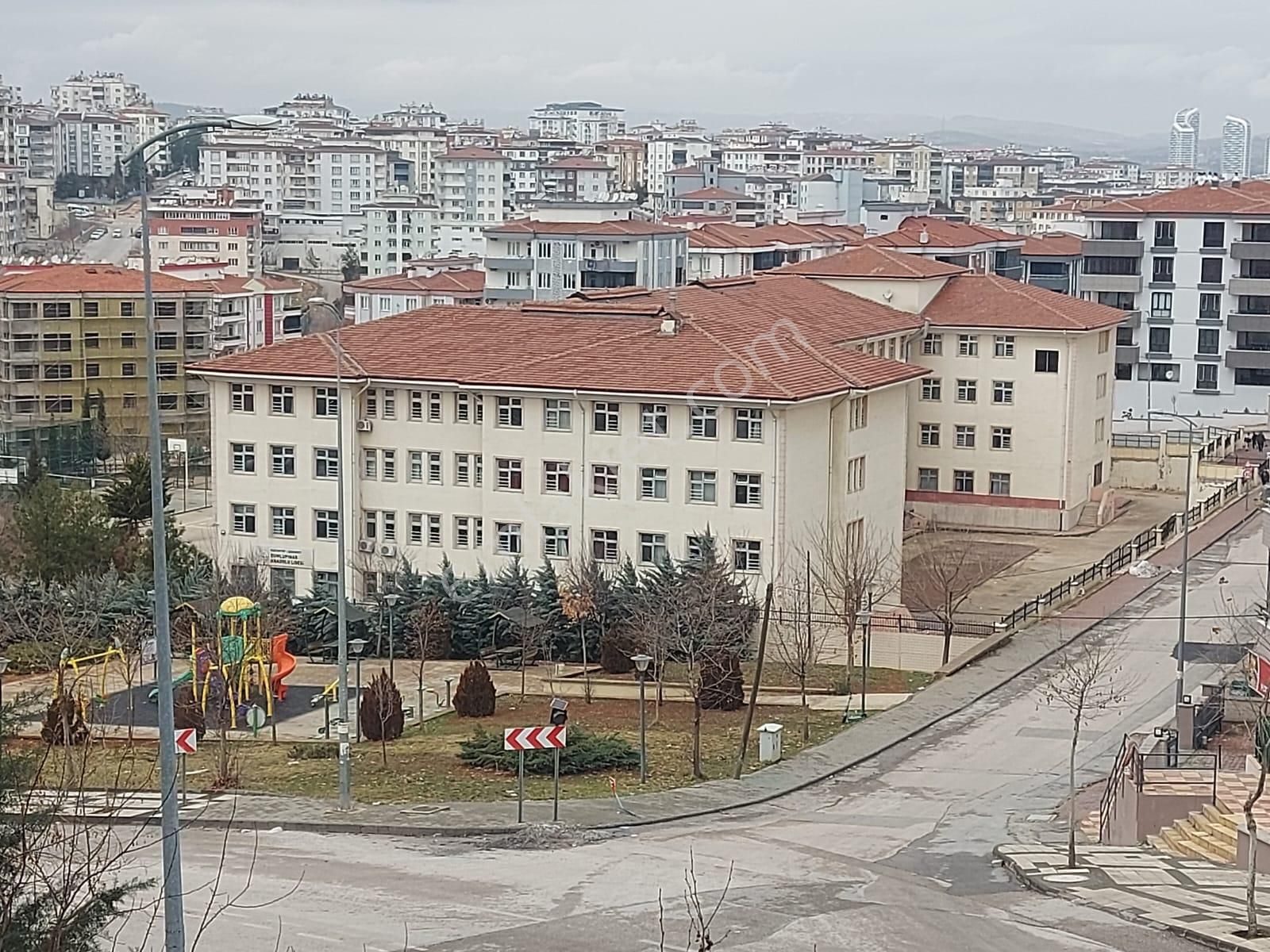 Bülbülzade'de 3+1 Toprak Emlak'tan İyi Konumda Ara Kat Daire ! - Görsel 4