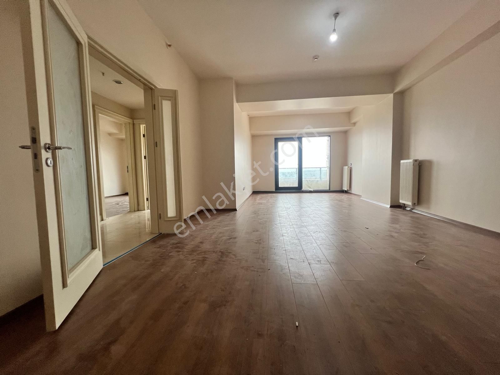 Kiptaş Venezia Mega Satılık Boş Çift Banyolu Balkonlu 2+1 Daire