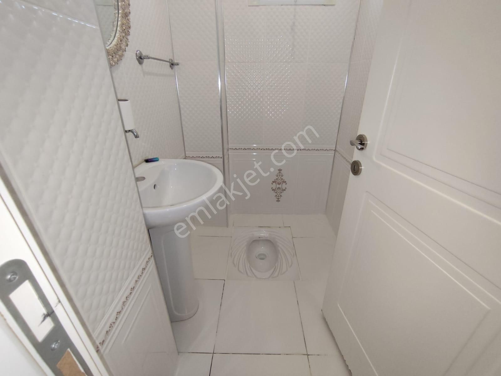 Azmir'den Satılık Cadde Cepheli 5+1 Dubleks 210 M2 Daire Forsale - Görsel 9