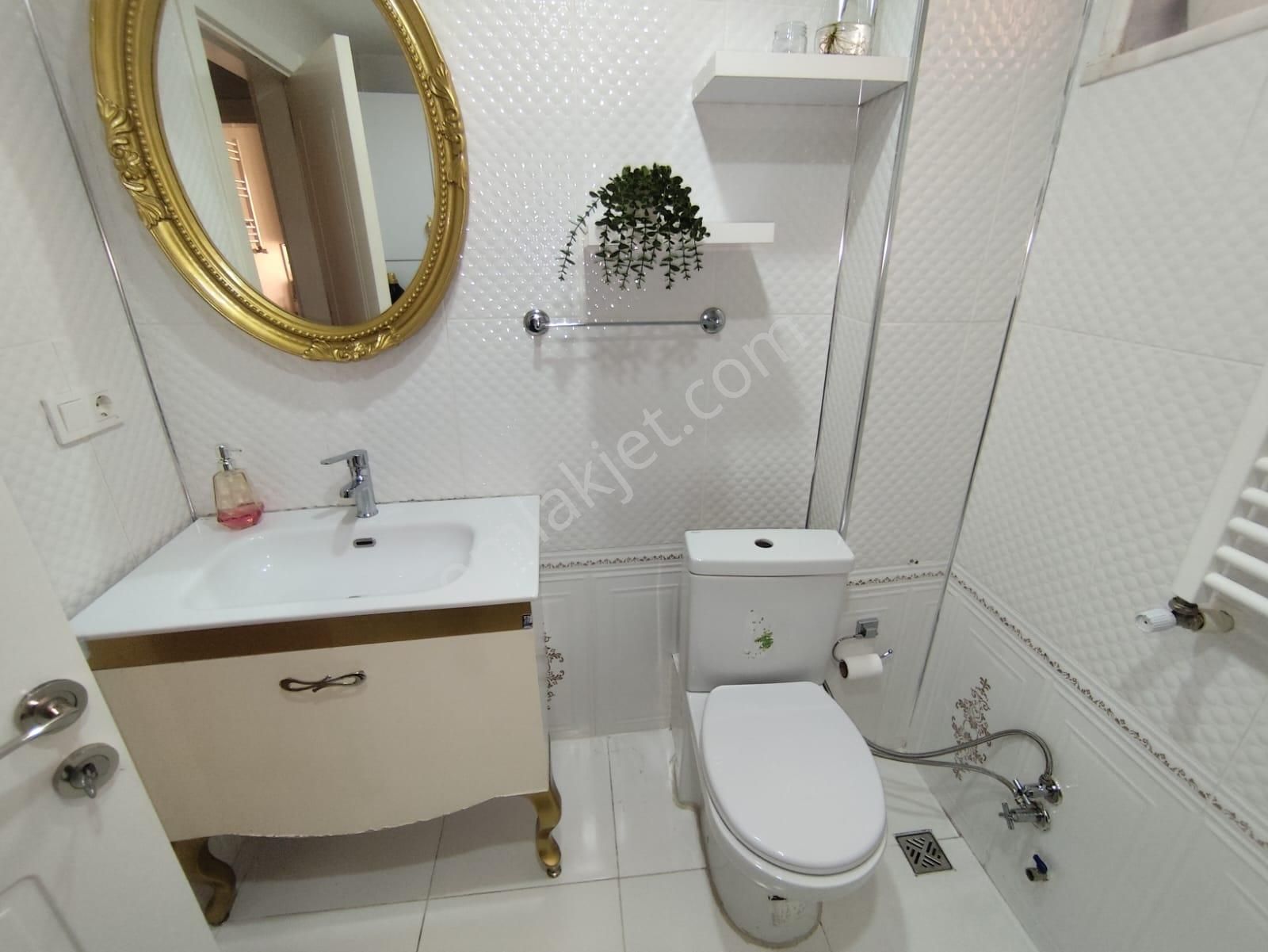 Azmir'den Satılık Cadde Cepheli 5+1 Dubleks 210 M2 Daire Forsale - Görsel 16