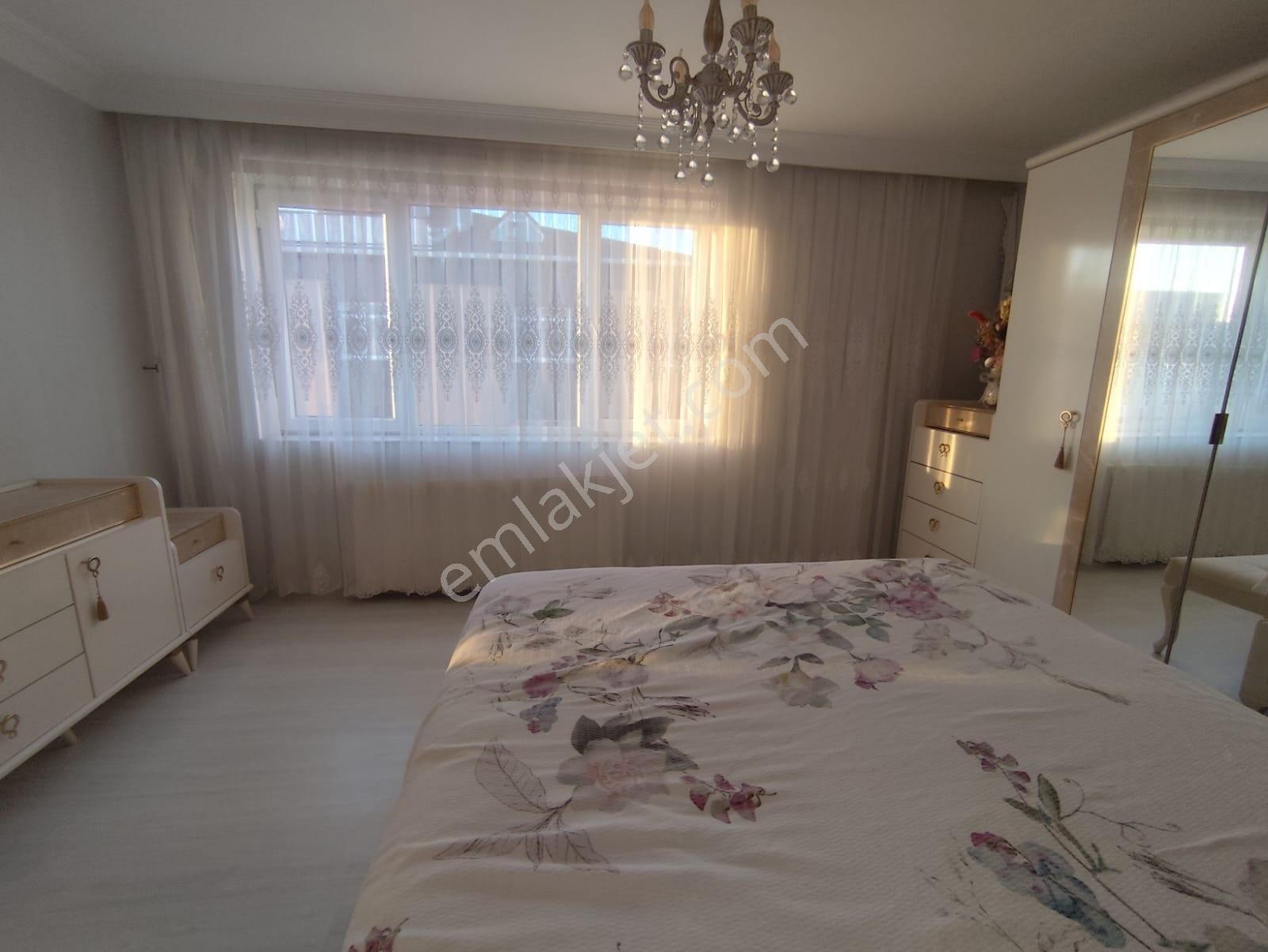Azmir'den Satılık Cadde Cepheli 5+1 Dubleks 210 M2 Daire Forsale - Görsel 12