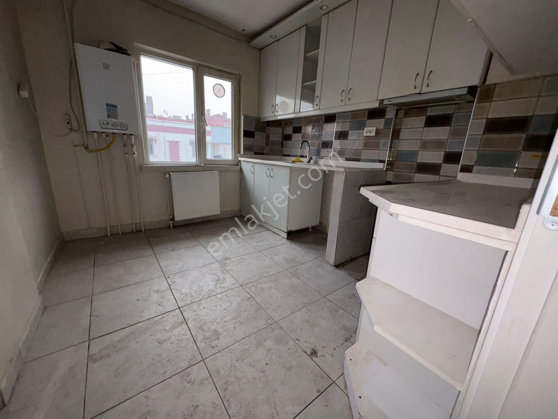 Yılmaz Gayrımenkulden Harika Fırsat 4+1 Katta Atatürk Mahallesinde Kiralık Daire 22.0000tl