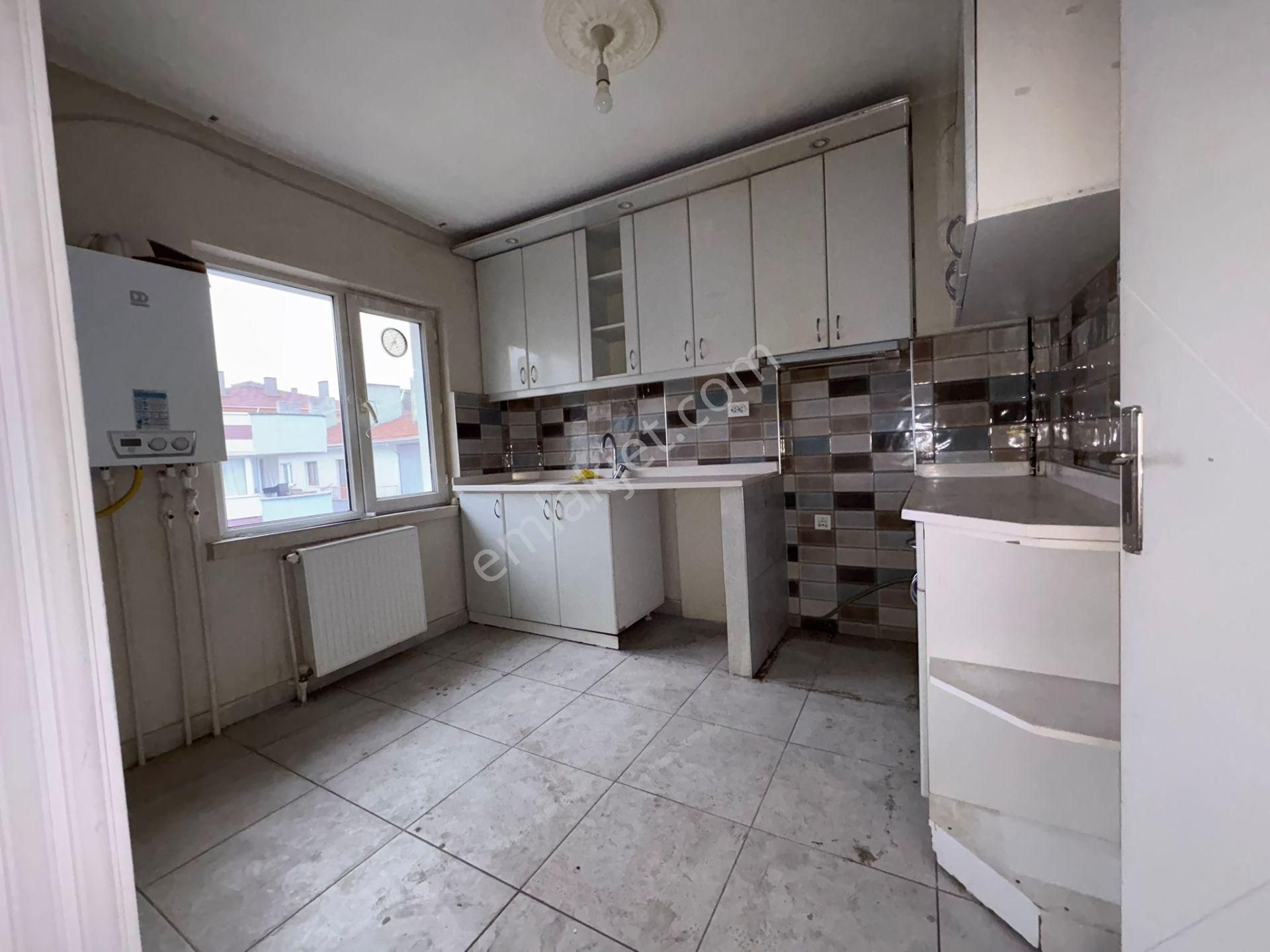 Yılmaz Gayrımenkulden Harika Fırsat 4+1 Katta Atatürk Mahallesinde Kiralık Daire 22.0000tl - Görsel 2