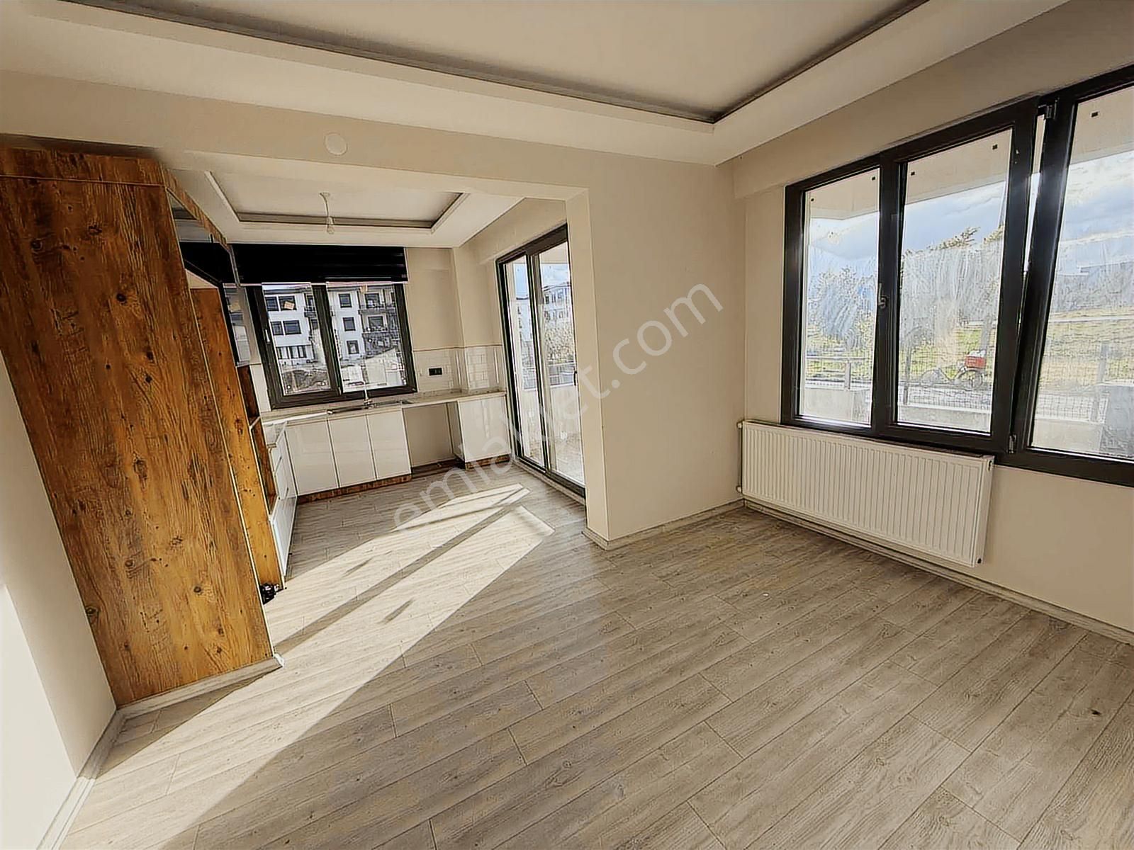 Altınovada Tatil Tadında Yaşam: Havuzlu Sitede Modern 2+1 - Görsel 22