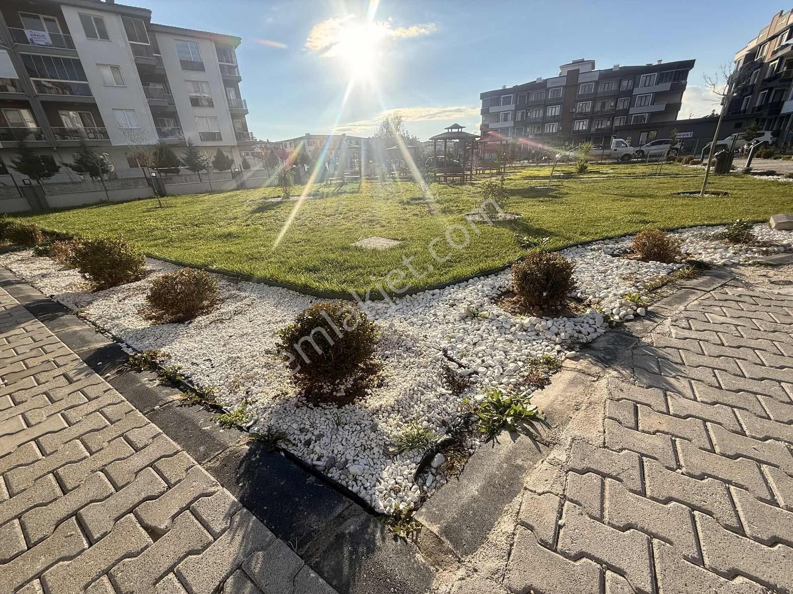 Altınovada Tatil Tadında Yaşam: Havuzlu Sitede Modern 2+1 - Görsel 10