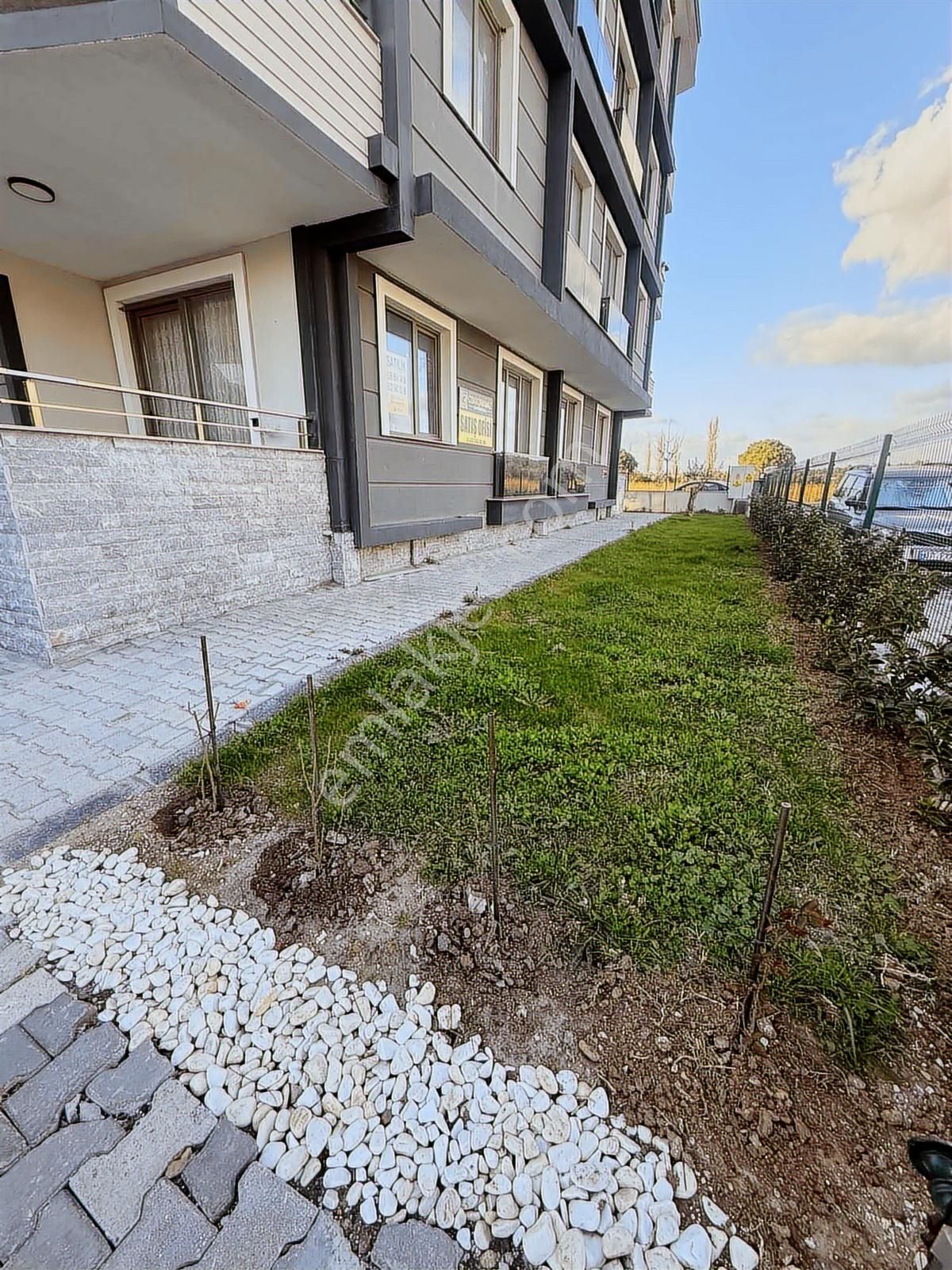 Altınovada Tatil Tadında Yaşam: Havuzlu Sitede Modern 2+1 - Görsel 15