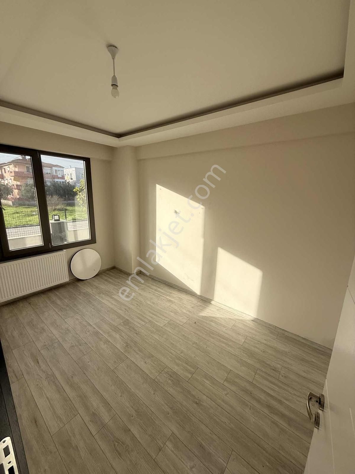 Altınovada Tatil Tadında Yaşam: Havuzlu Sitede Modern 2+1 - Görsel 5