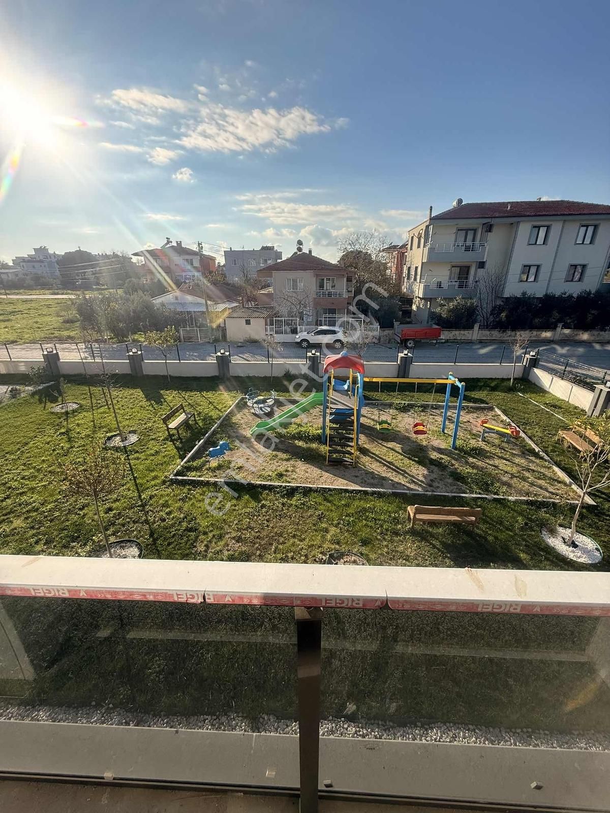 Altınovada Tatil Tadında Yaşam: Havuzlu Sitede Modern 2+1 - Görsel 9