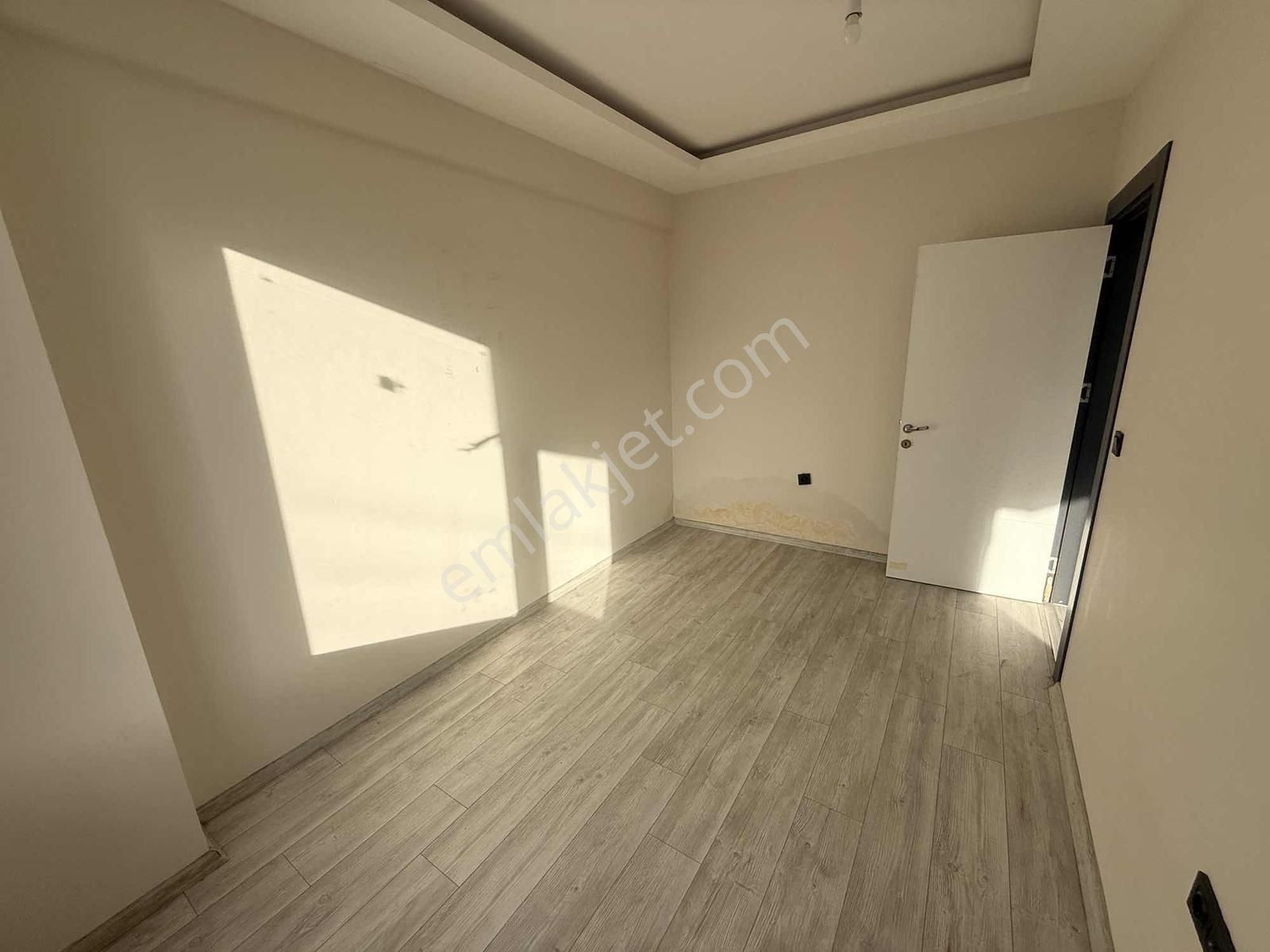 Altınovada Tatil Tadında Yaşam: Havuzlu Sitede Modern 2+1 - Görsel 6