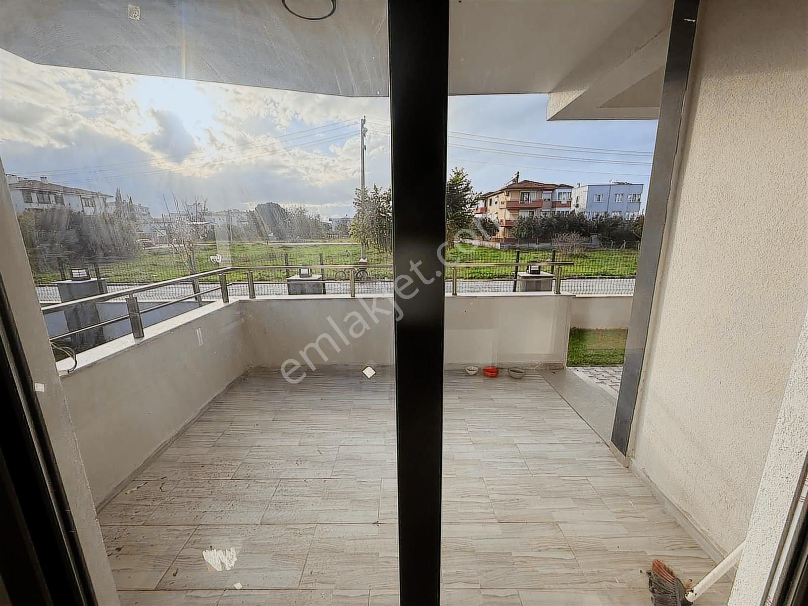 Altınovada Tatil Tadında Yaşam: Havuzlu Sitede Modern 2+1 - Görsel 23