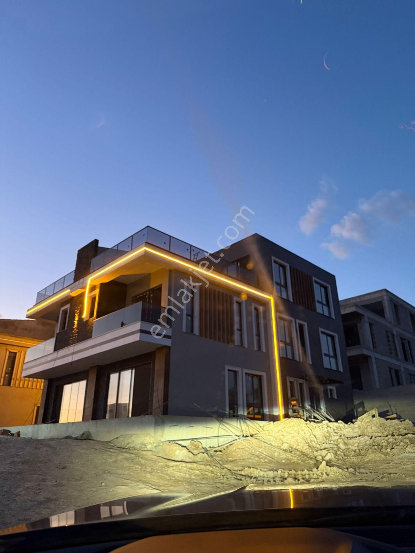 Karınca'dan Esenbağlar'da Havuzlu 5+1 Triplex Villa Satılık! - Görsel 19