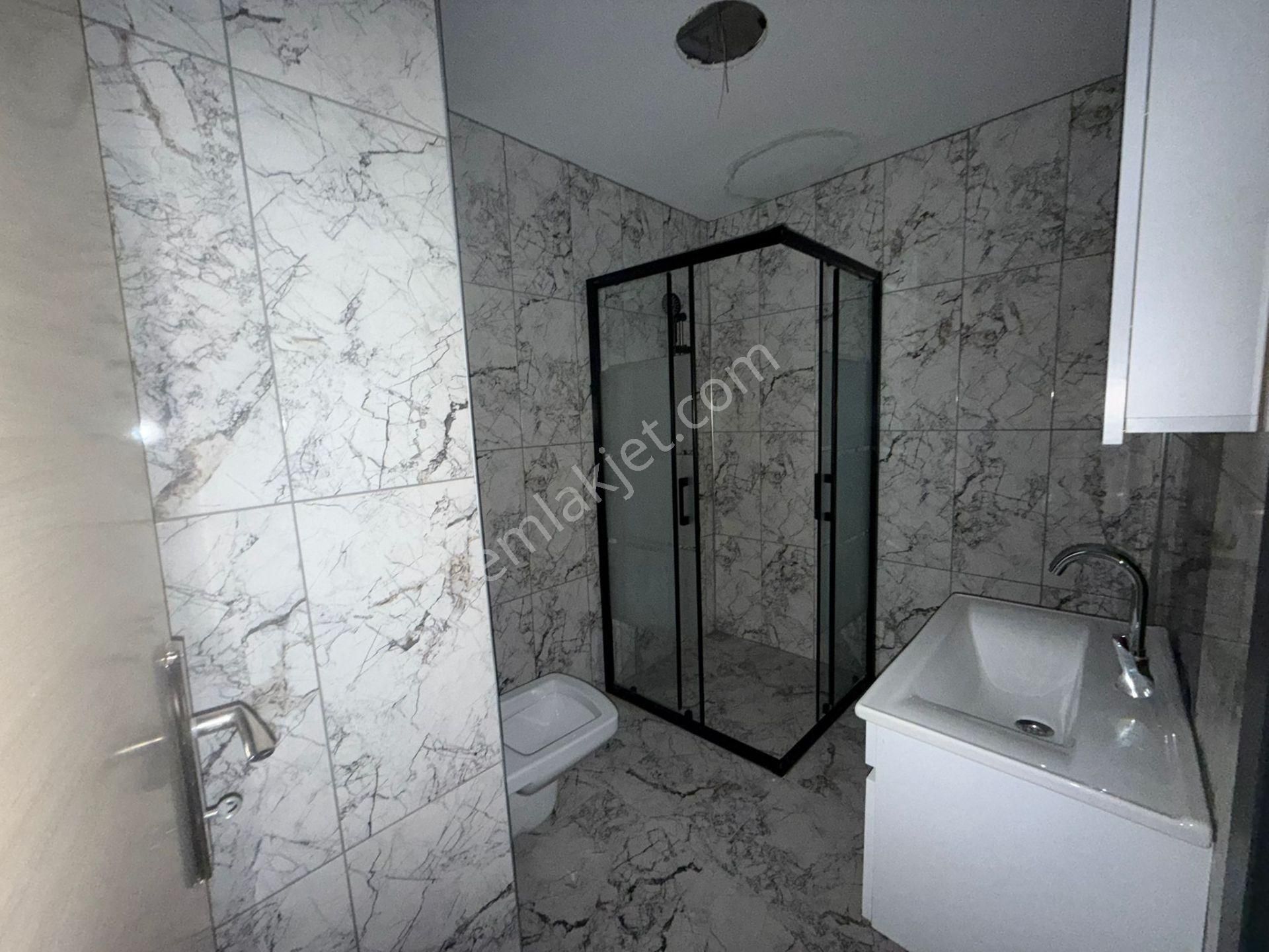 Akyüz Gayrimenkul Den; Merkezi Konumda Iskanlı Kombılı Satılık 5+2 Ters Dubleks - Görsel 18