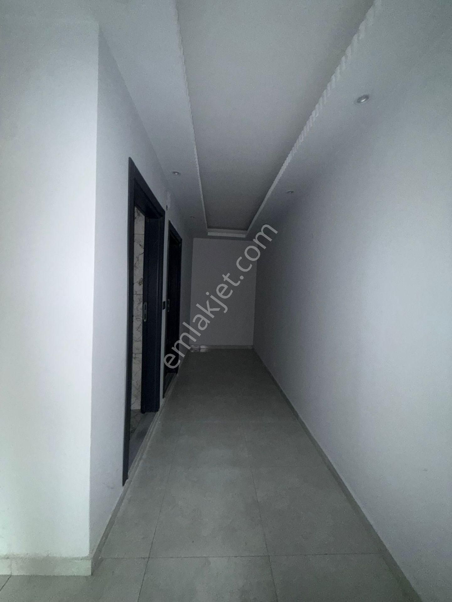 Akyüz Gayrimenkul Den; Merkezi Konumda Iskanlı Kombılı Satılık 5+2 Ters Dubleks - Görsel 22