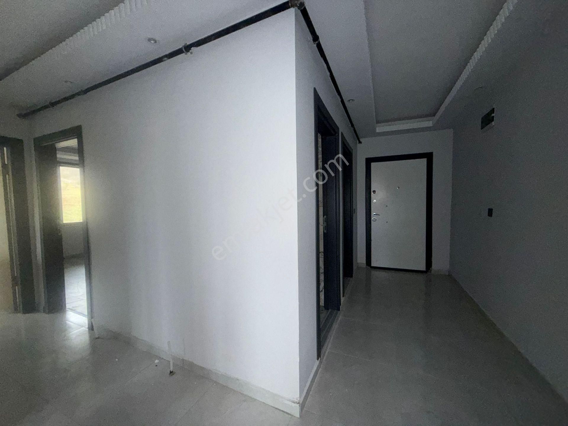 Akyüz Gayrimenkul Den; Merkezi Konumda Iskanlı Kombılı Satılık 5+2 Ters Dubleks - Görsel 10