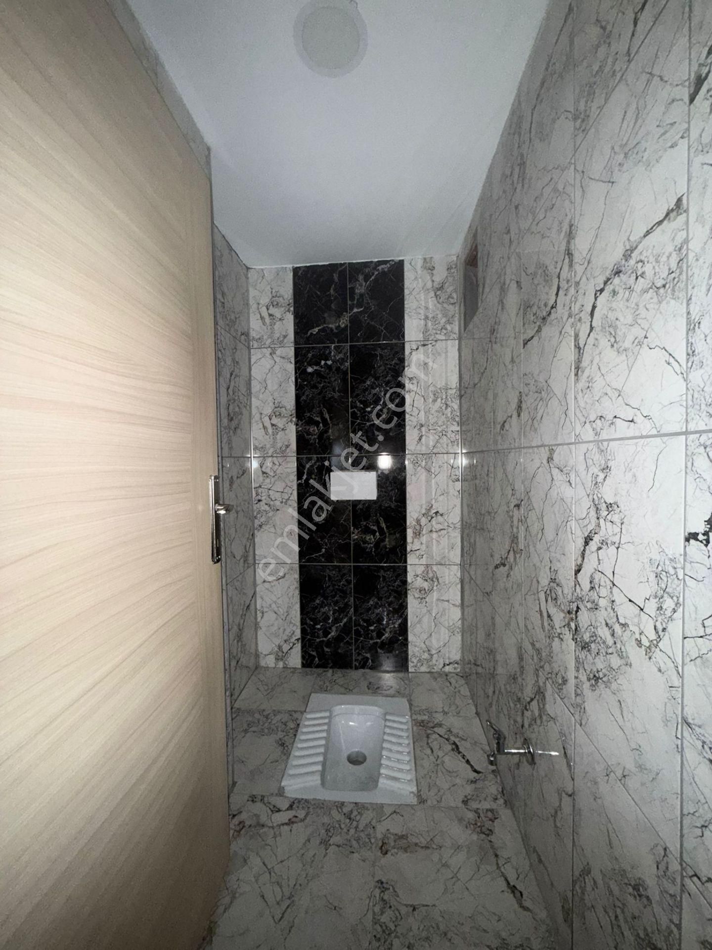 Akyüz Gayrimenkul Den; Merkezi Konumda Iskanlı Kombılı Satılık 5+2 Ters Dubleks - Görsel 32