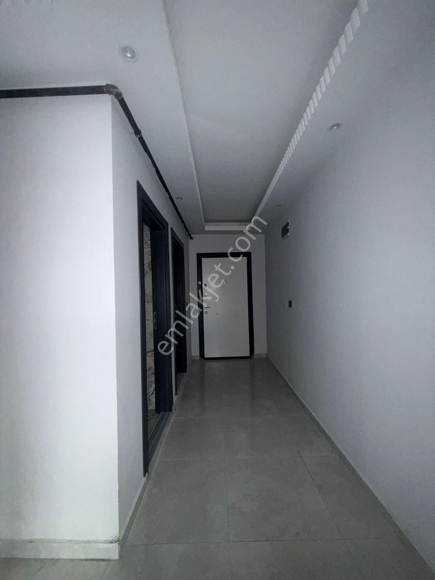 Akyüz Gayrimenkul Den; Merkezi Konumda Iskanlı Kombılı Satılık 5+2 Ters Dubleks - Görsel 25