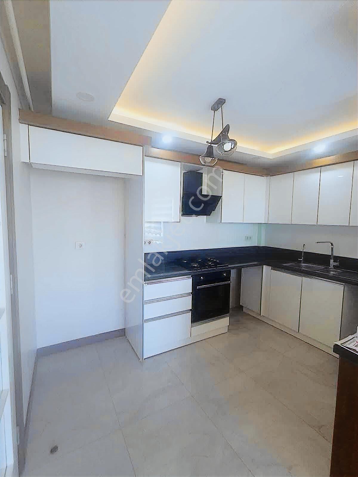 Aydınlar Mah.3+1 Kombili Çift Banyolu Kiralık Daire