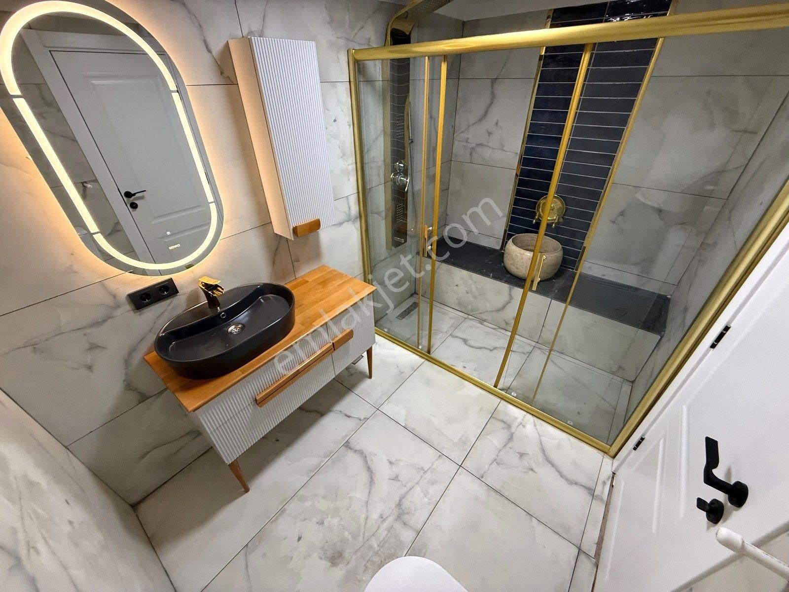 Parla'dan Türk Hamam Konseptli Ara Kat Satılık 3+1 Daire