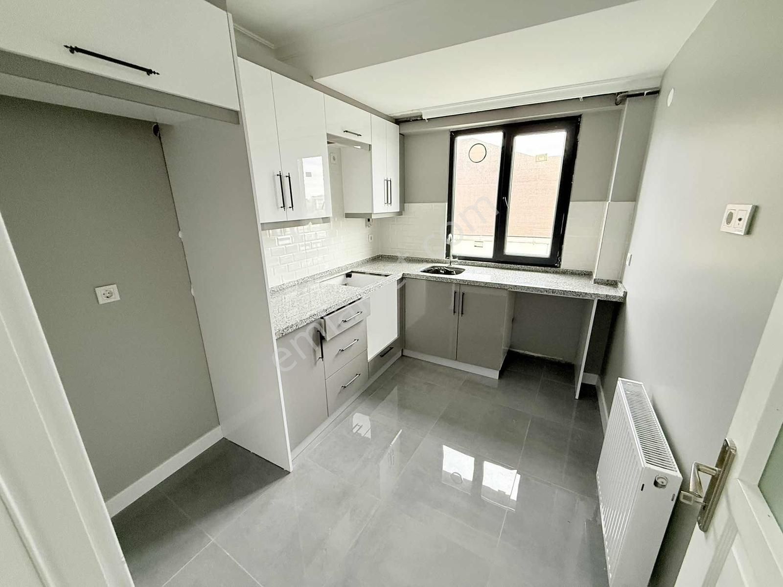 Pusula İnşaat'tan Gazi Mah Cadde Üzerinde 2+1 105 M2 Köşe Başı - Görsel 24