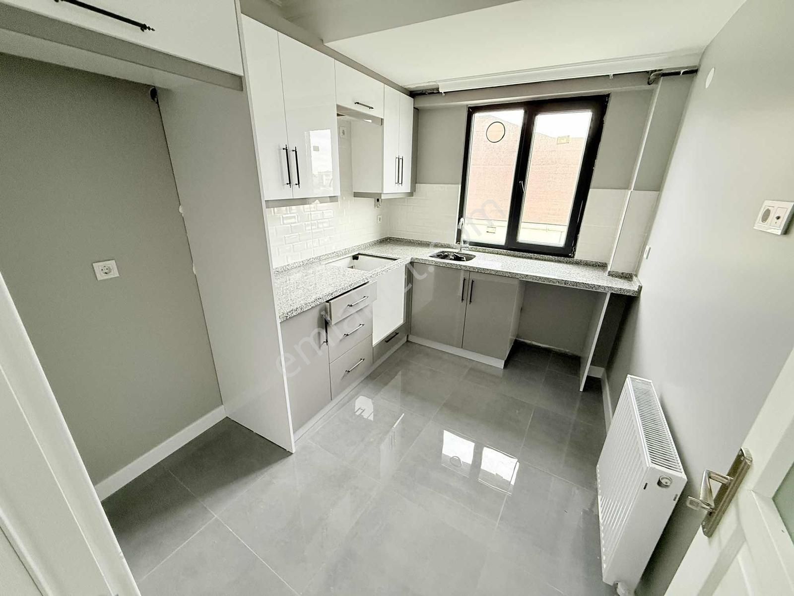 Pusula İnşaat'tan Gazi Mah Cadde Üzerinde 2+1 105 M2 Köşe Başı - Görsel 5