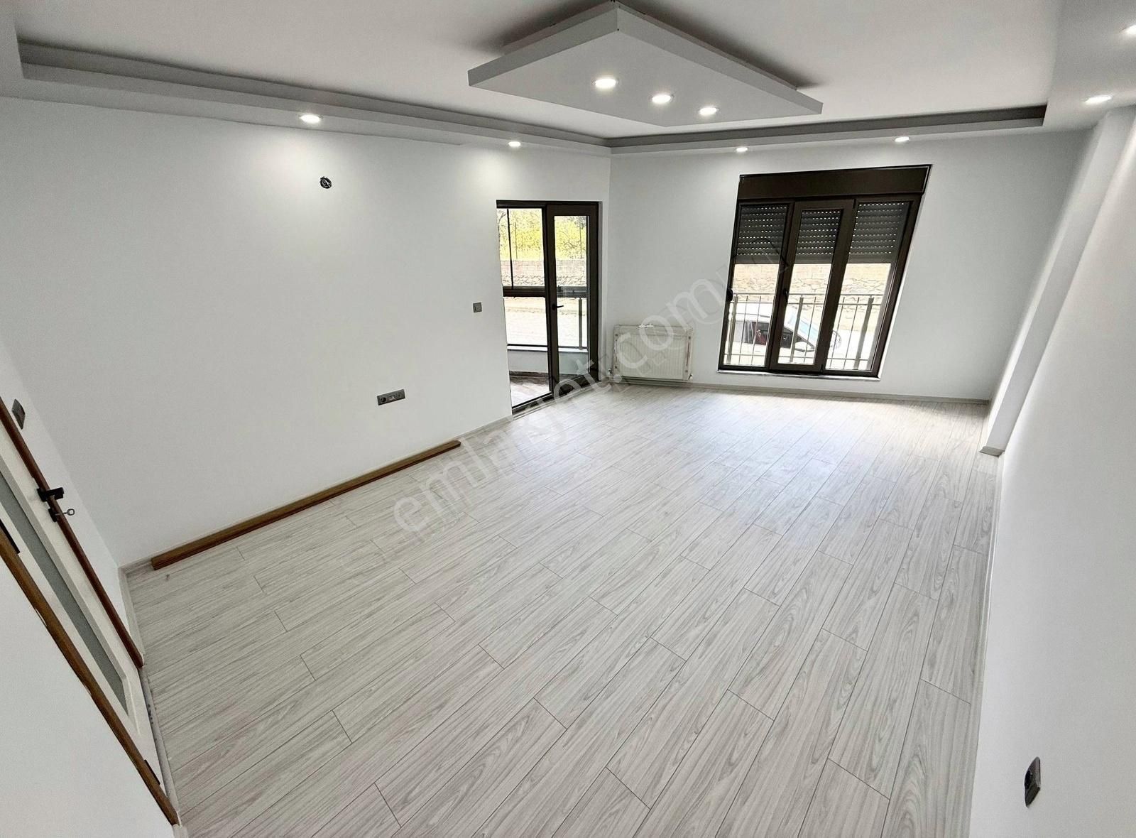 Parla'dan Doğa İle İç İçe Geniş M² 3+1 Ebeveyn Banyolu Daire - Görsel 8