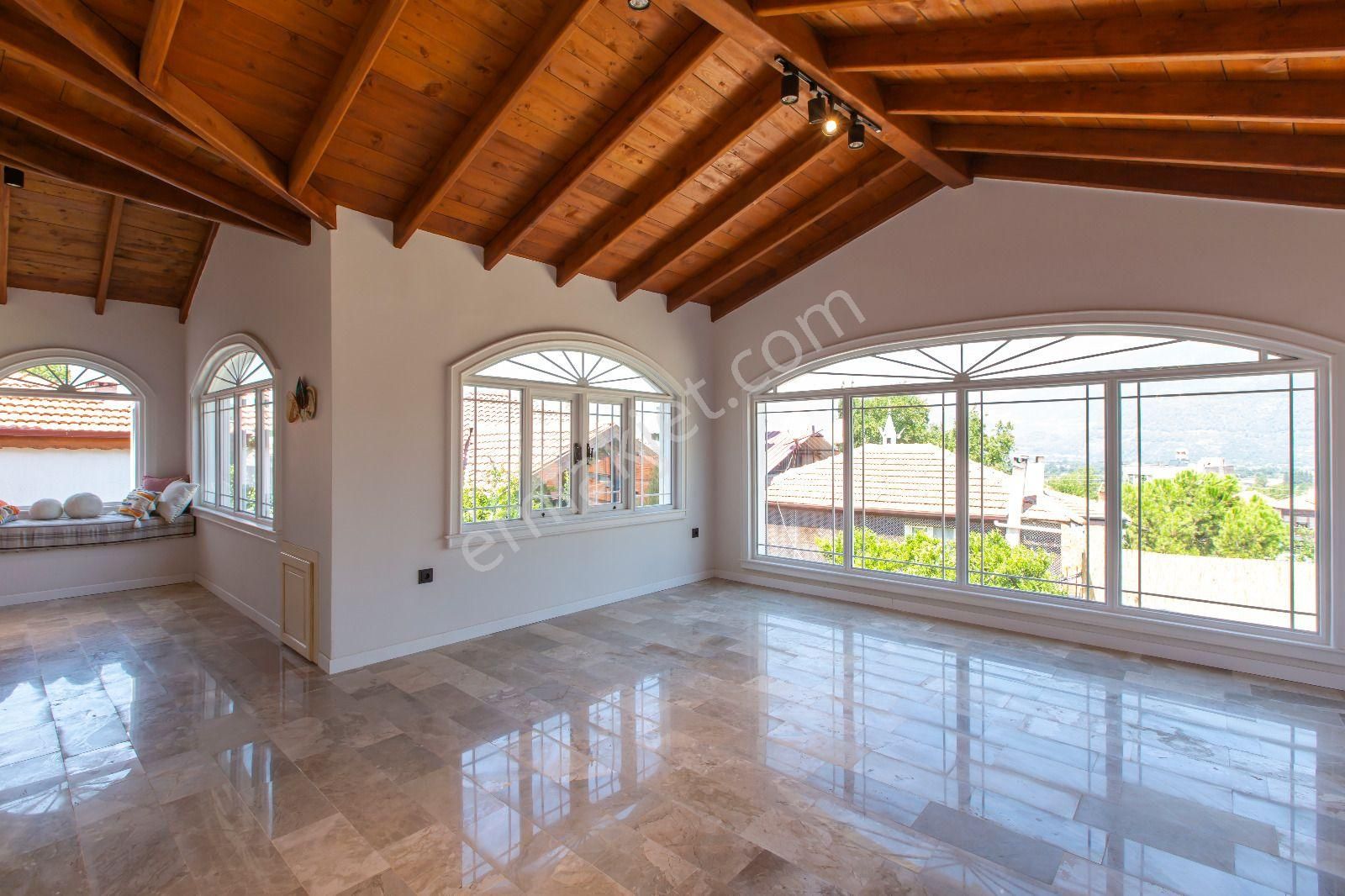 Goldhouse Dan Satılık Yeşilüzümlünün Kalbinde, Doğayla İç İçe Özel Tasarımlı 3+1 Villa - Görsel 25