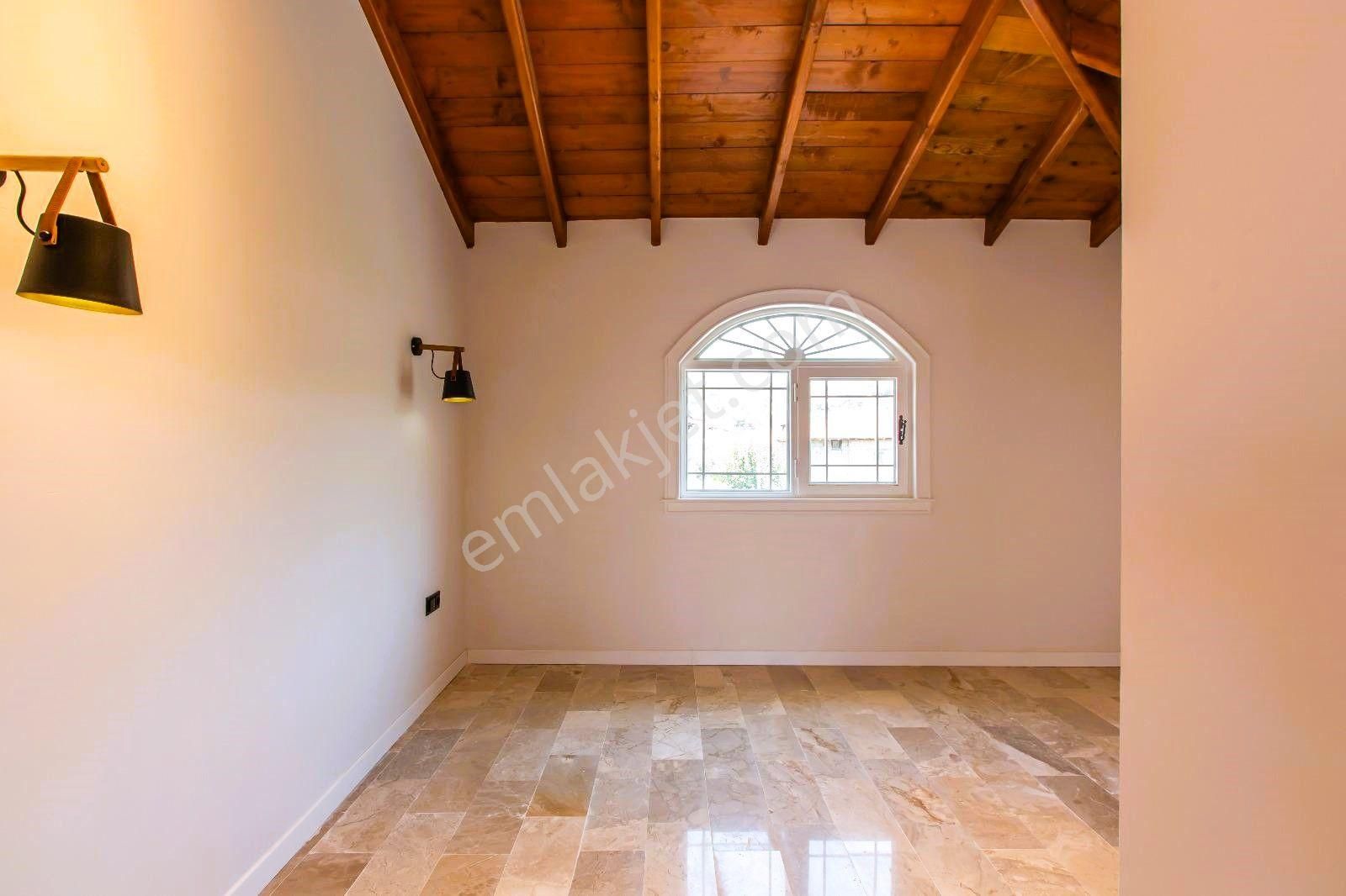 Goldhouse Dan Satılık Yeşilüzümlünün Kalbinde, Doğayla İç İçe Özel Tasarımlı 3+1 Villa - Görsel 38