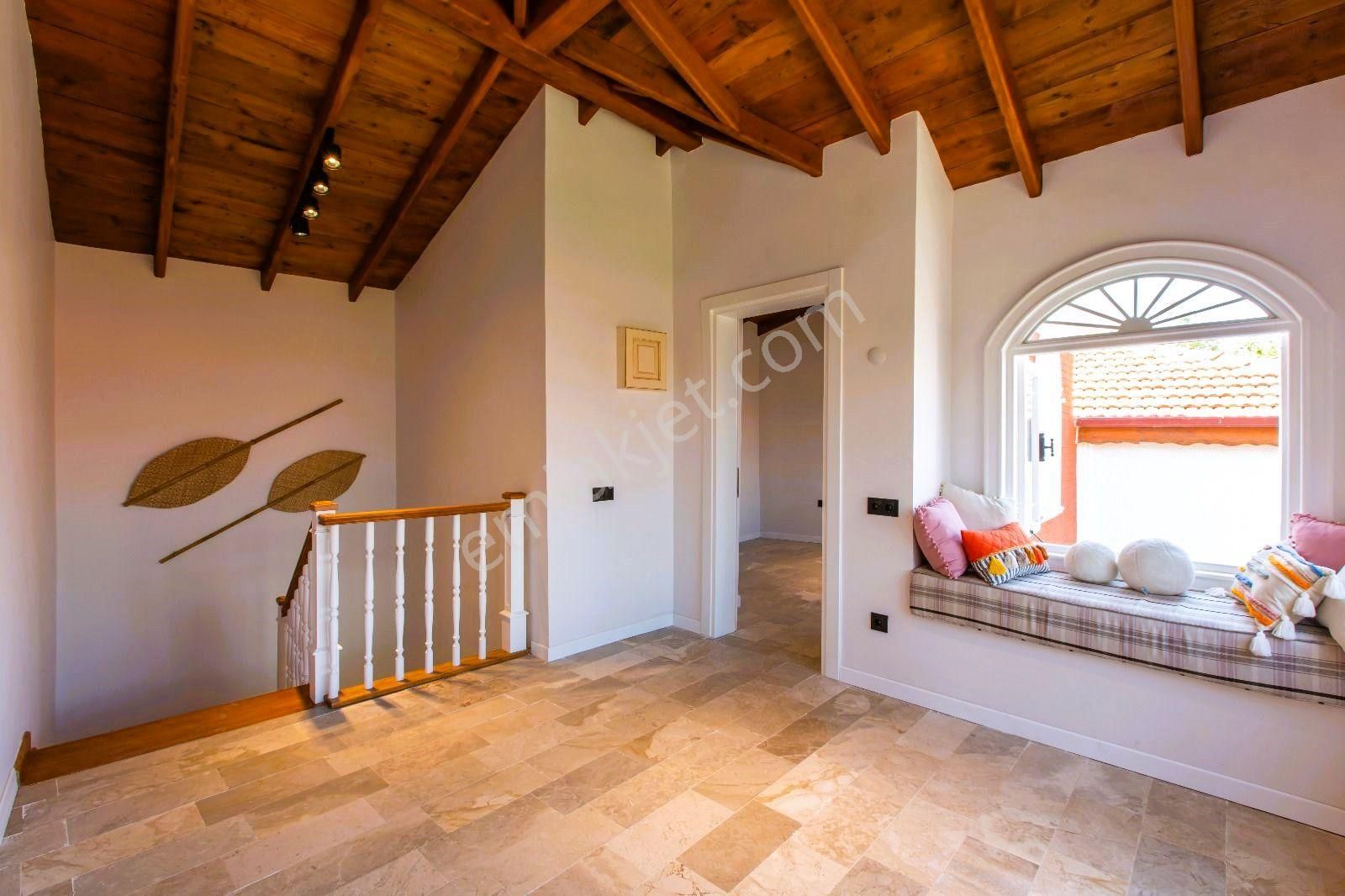 Goldhouse Dan Satılık Yeşilüzümlünün Kalbinde, Doğayla İç İçe Özel Tasarımlı 3+1 Villa - Görsel 17