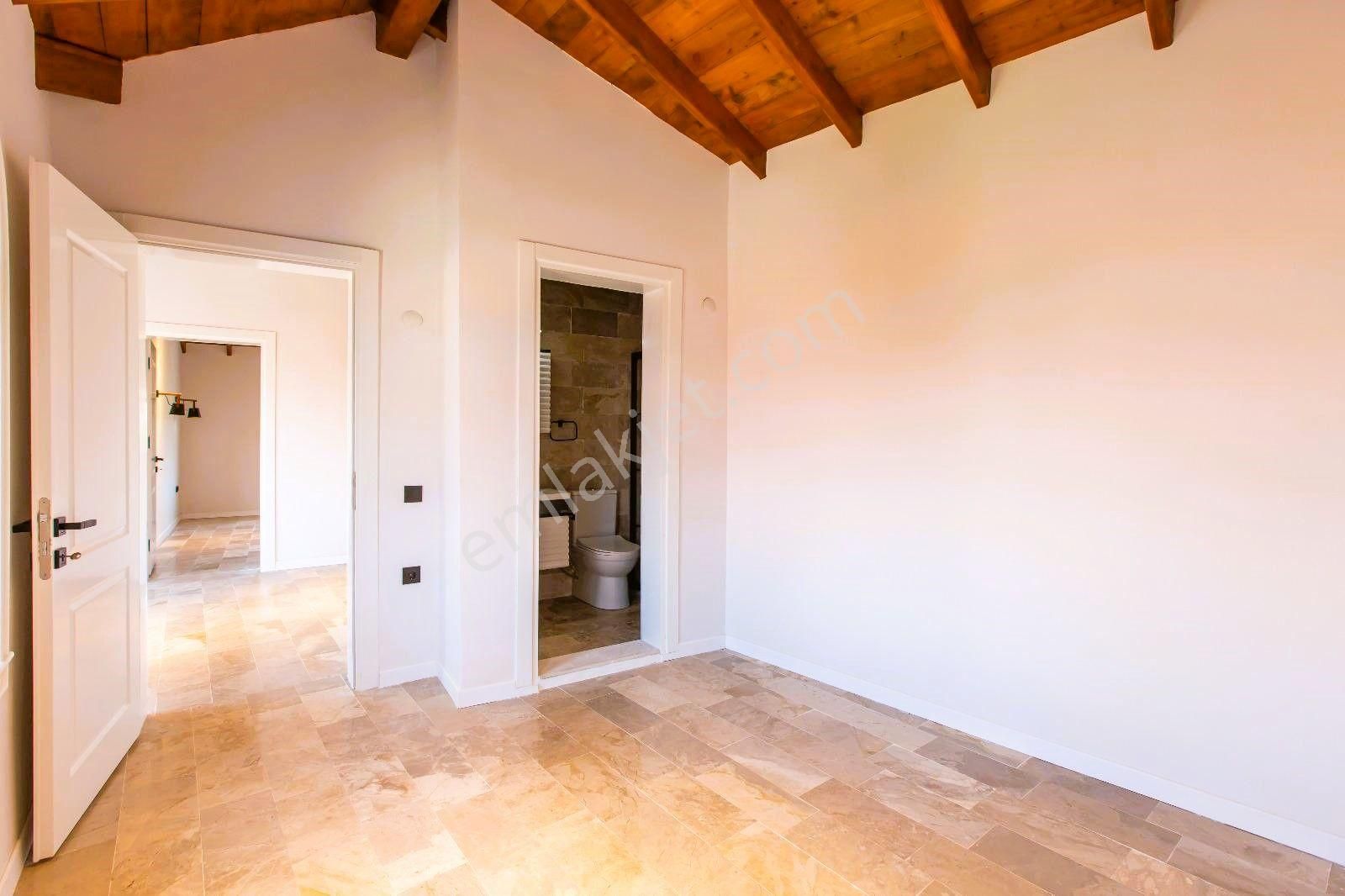 Goldhouse Dan Satılık Yeşilüzümlünün Kalbinde, Doğayla İç İçe Özel Tasarımlı 3+1 Villa - Görsel 34