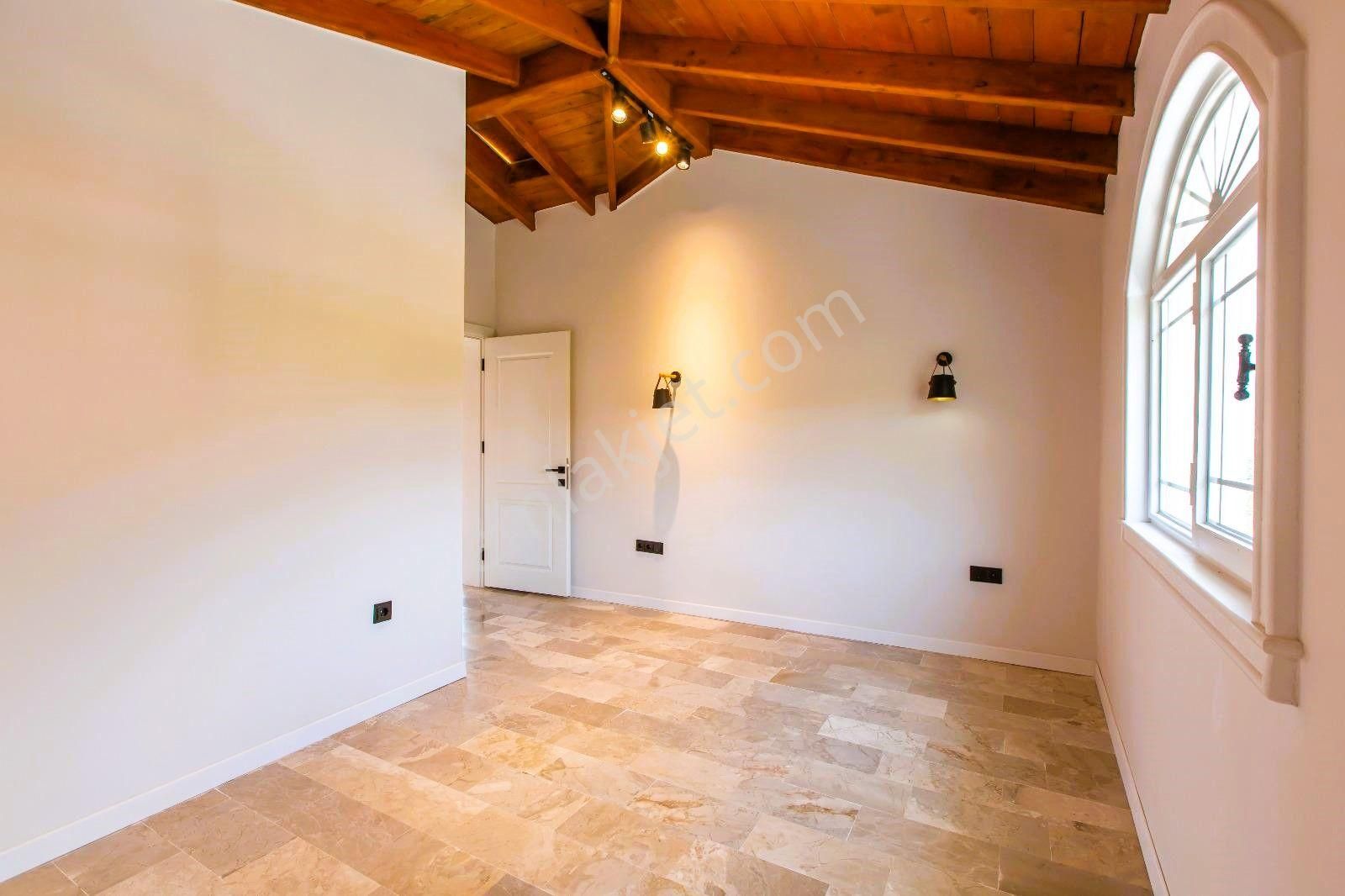 Goldhouse Dan Satılık Yeşilüzümlünün Kalbinde, Doğayla İç İçe Özel Tasarımlı 3+1 Villa - Görsel 39