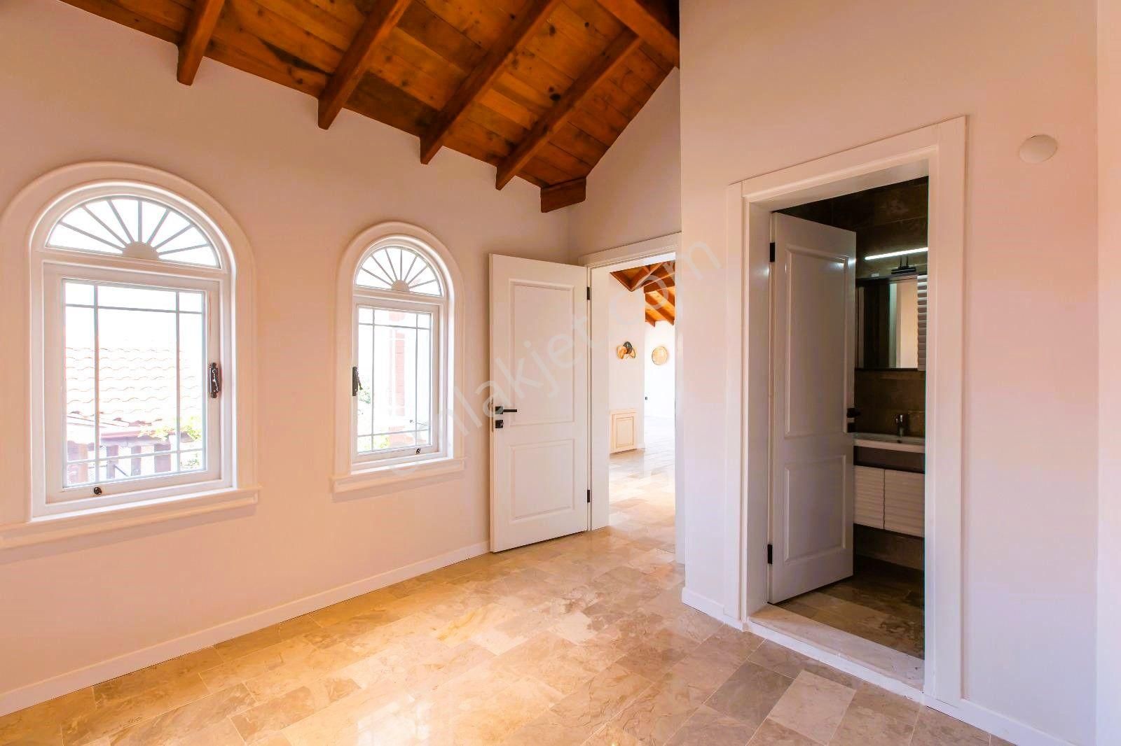 Goldhouse Dan Satılık Yeşilüzümlünün Kalbinde, Doğayla İç İçe Özel Tasarımlı 3+1 Villa - Görsel 29